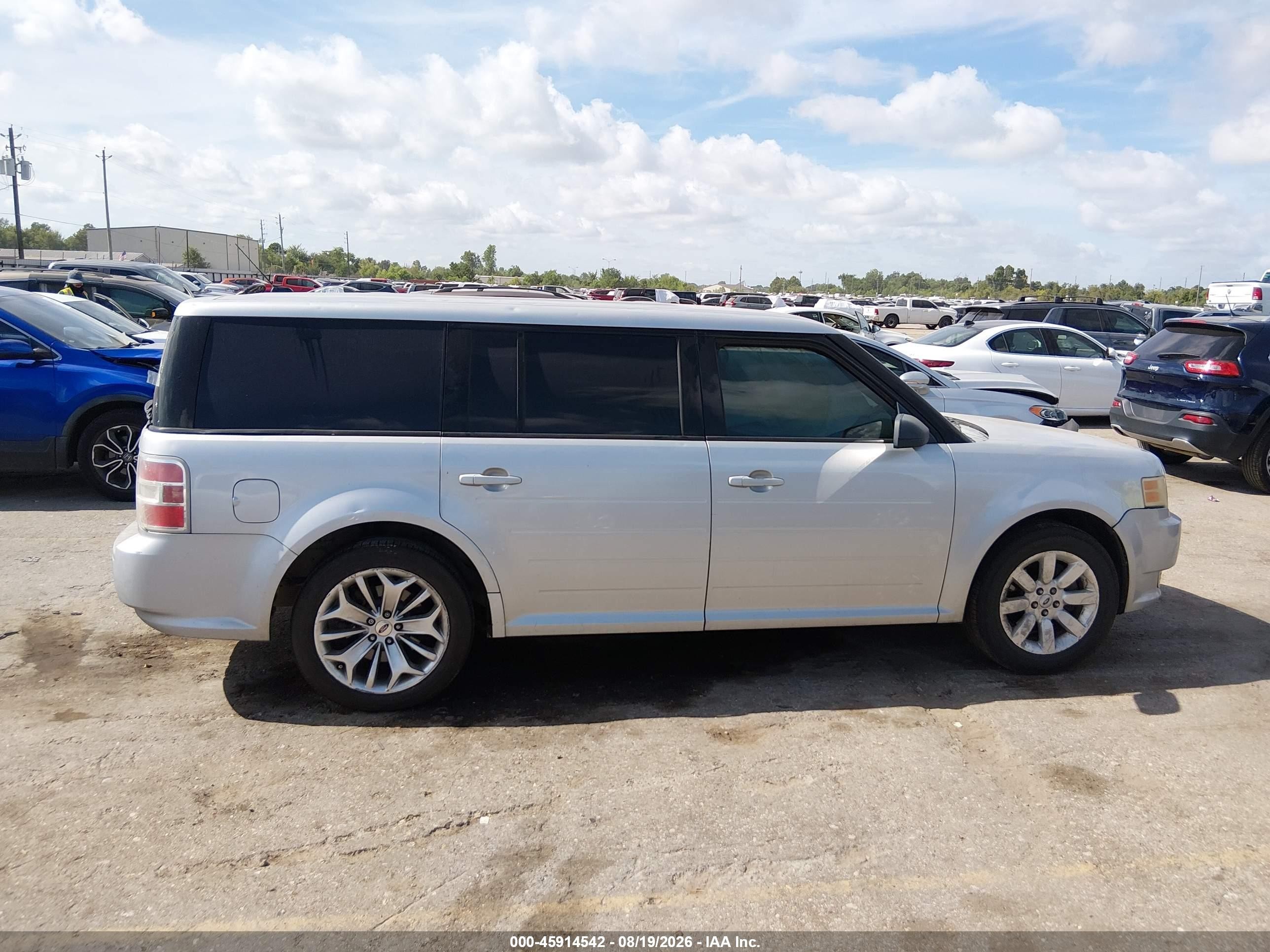 2009 Ford Flex Se Silver vin: 2FMDK51CX9BA51241