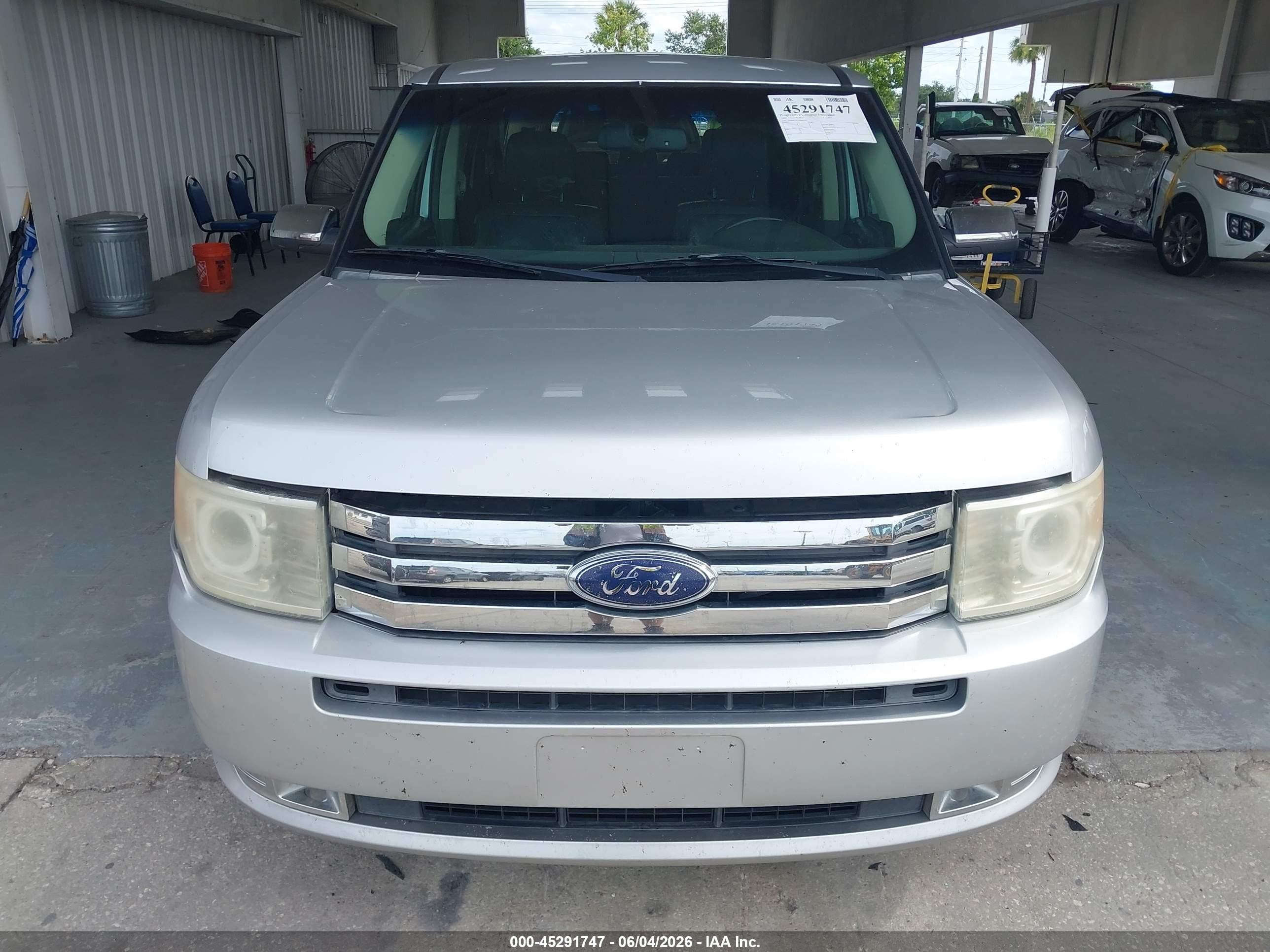 2009 Ford Flex Limited Серебряный vin: 2FMDK53C19BB05961