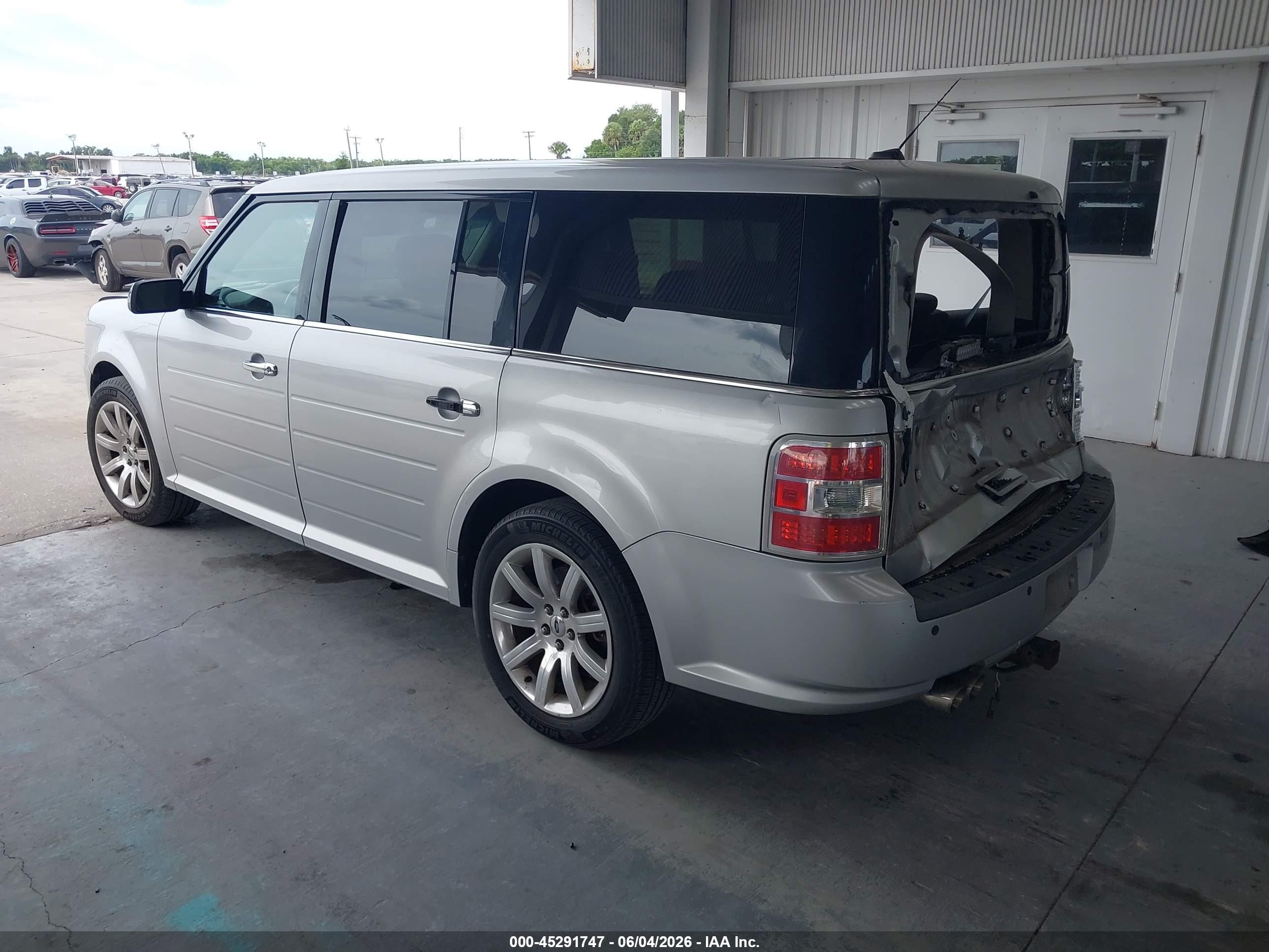 2009 Ford Flex Limited Серебряный vin: 2FMDK53C19BB05961