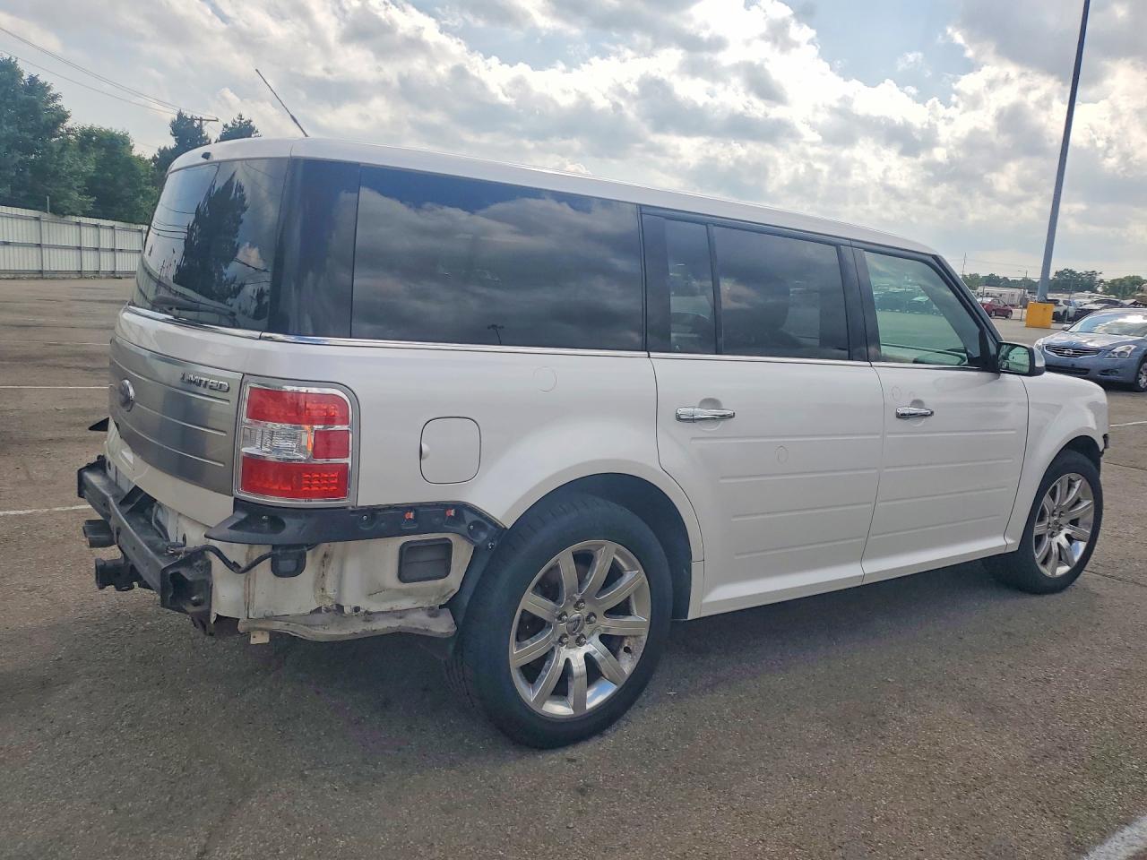 2009 Ford Flex Limited Белый vin: 2FMDK53C89BA18431