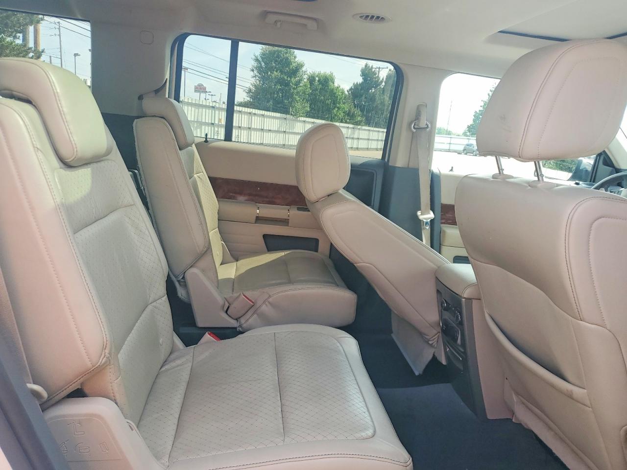 2009 Ford Flex Limited Белый vin: 2FMDK53C89BA18431