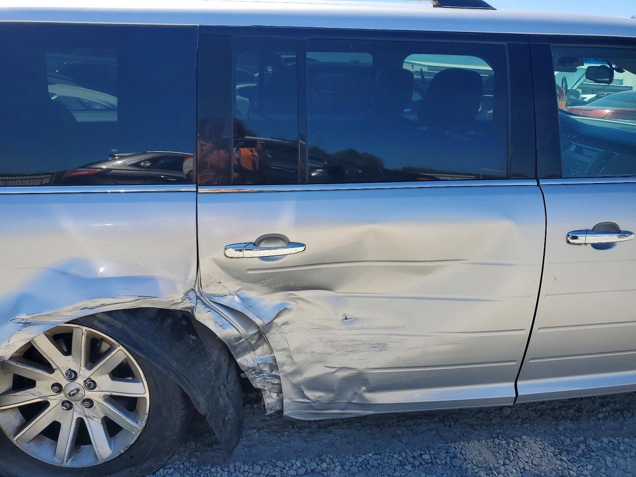 2009 Ford Flex Sel Silver vin: 2FMEK62C09BA22517