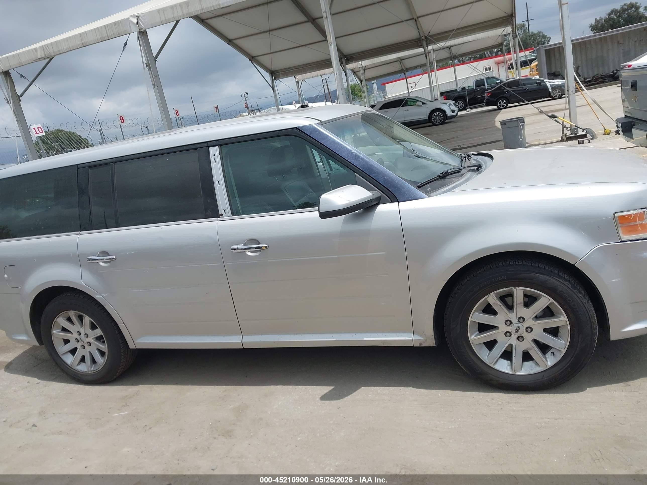 2009 Ford Flex Sel Silver vin: 2FMEK62C99BA15131
