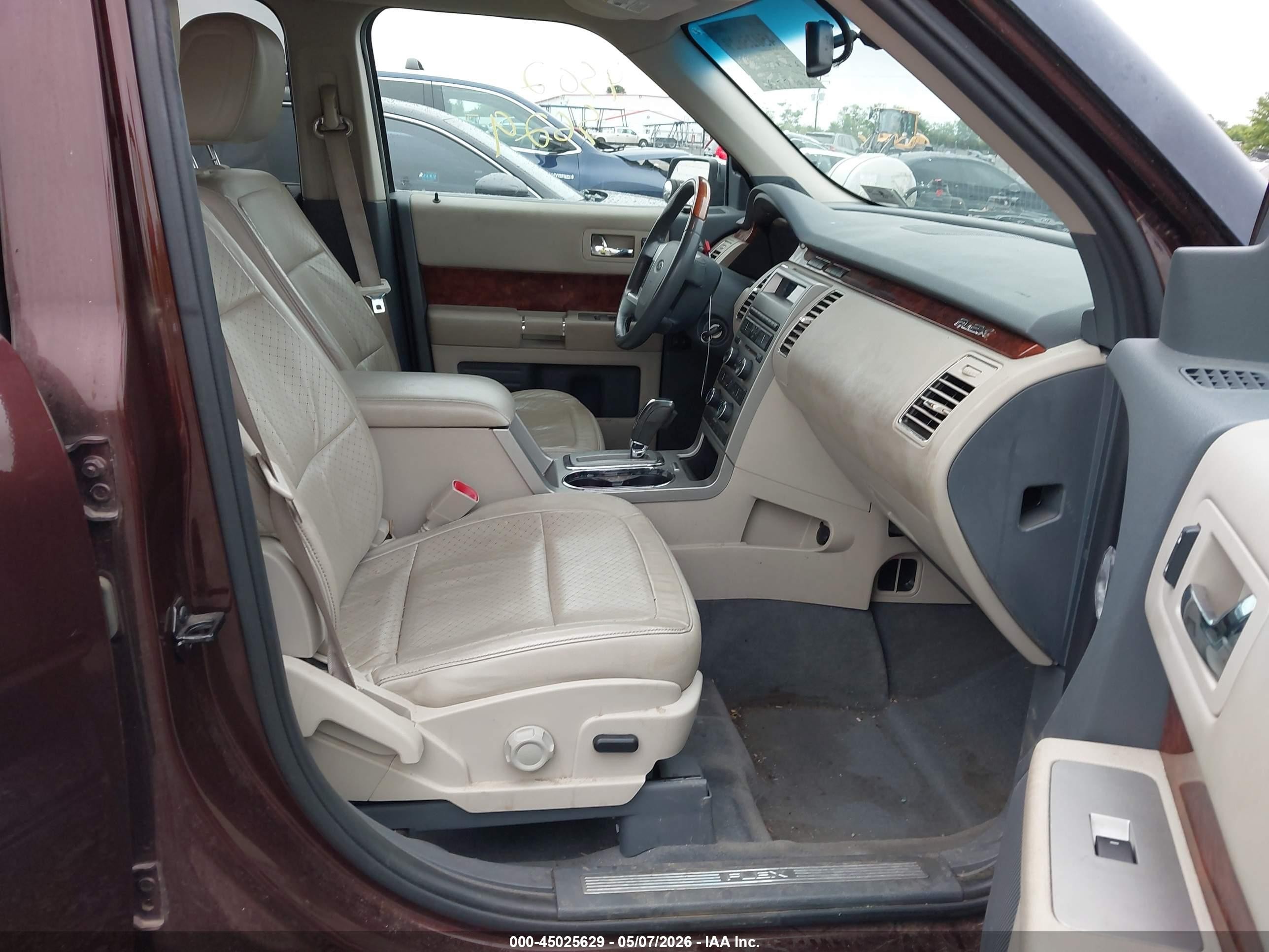 2009 Ford Flex Limited Maroon vin: 2FMEK63C39BB02182