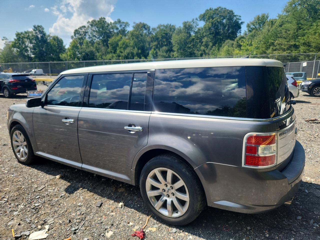 2009 Ford Flex Limited Gray vin: 2FMEK63C49BA29095