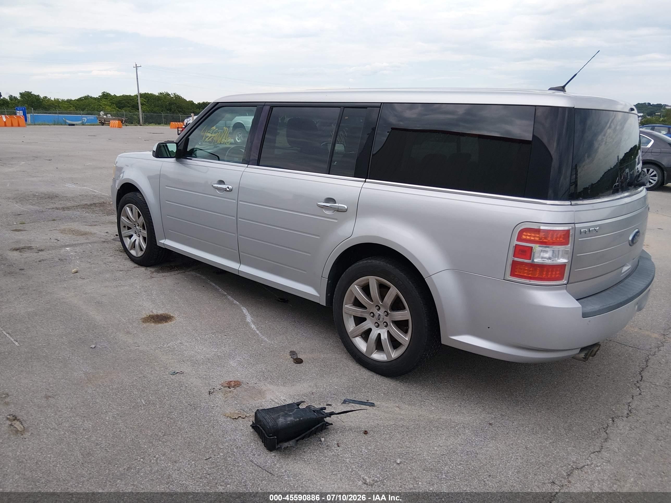 2009 Ford Flex Limited Silver vin: 2FMEK63C49BB02143