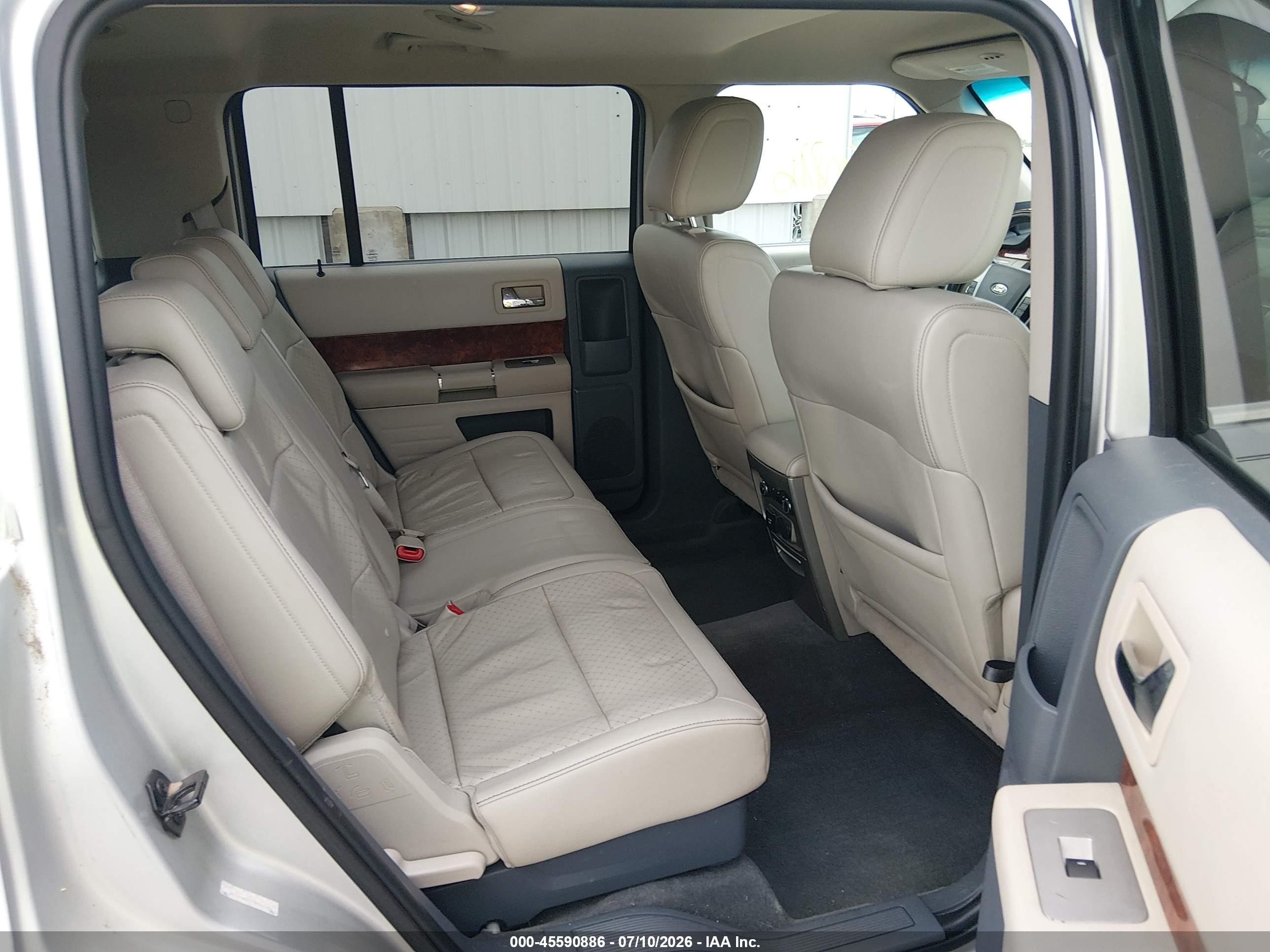 2009 Ford Flex Limited Silver vin: 2FMEK63C49BB02143