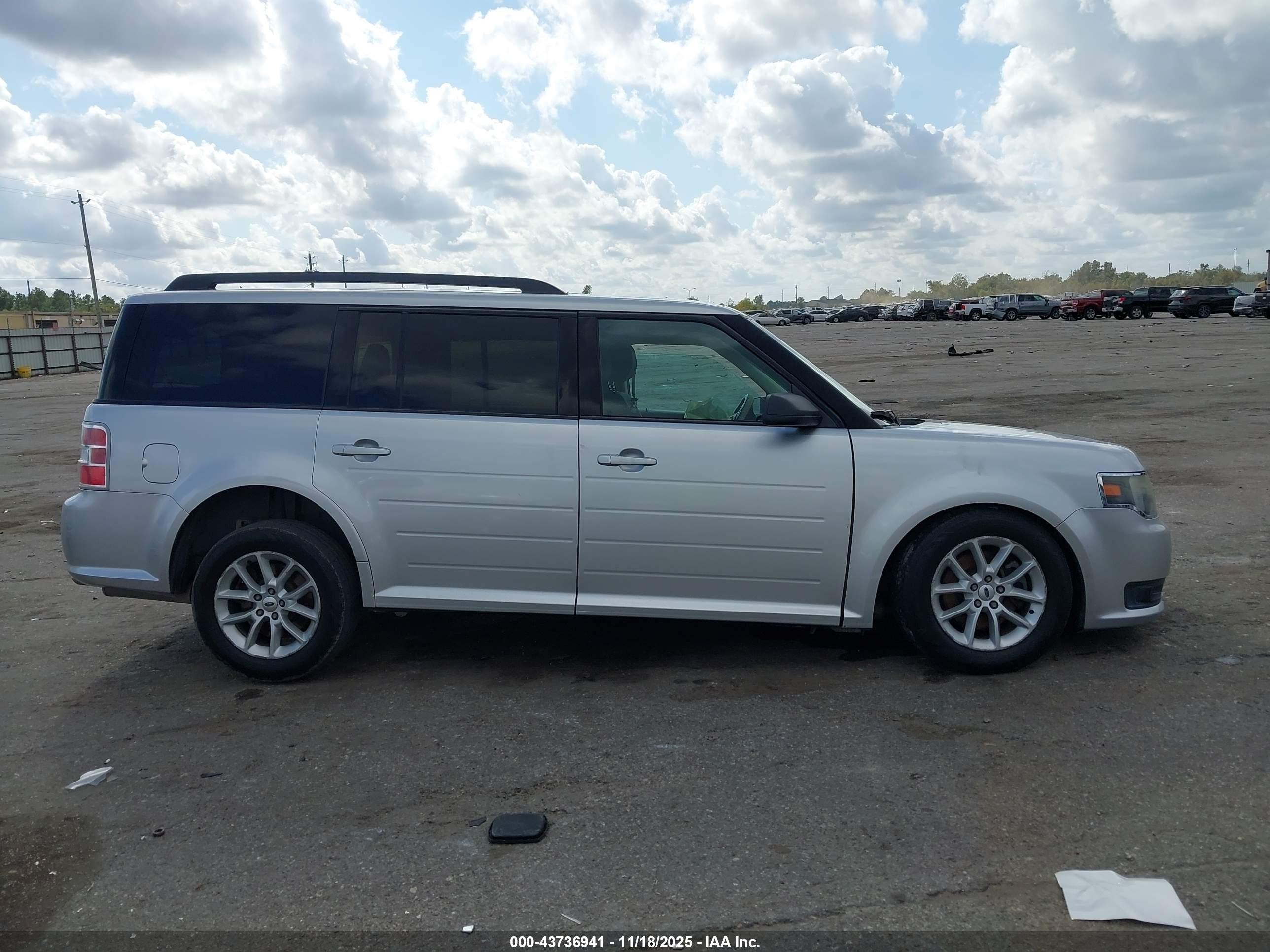 2014 Ford Flex Se Silver vin: 2FMGK5B81EBD23757