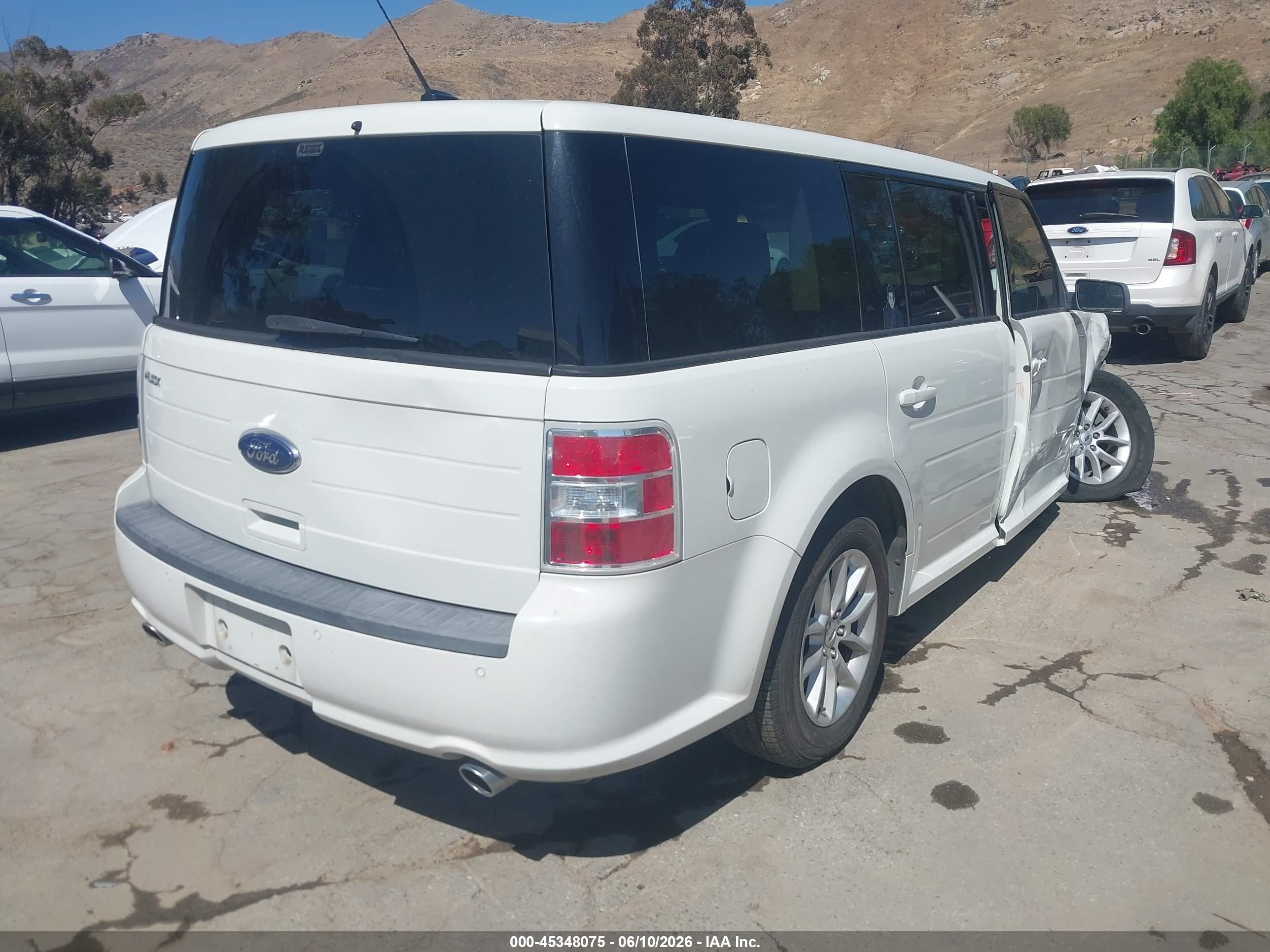 2014 Ford Flex Se White vin: 2FMGK5B85EBD06136