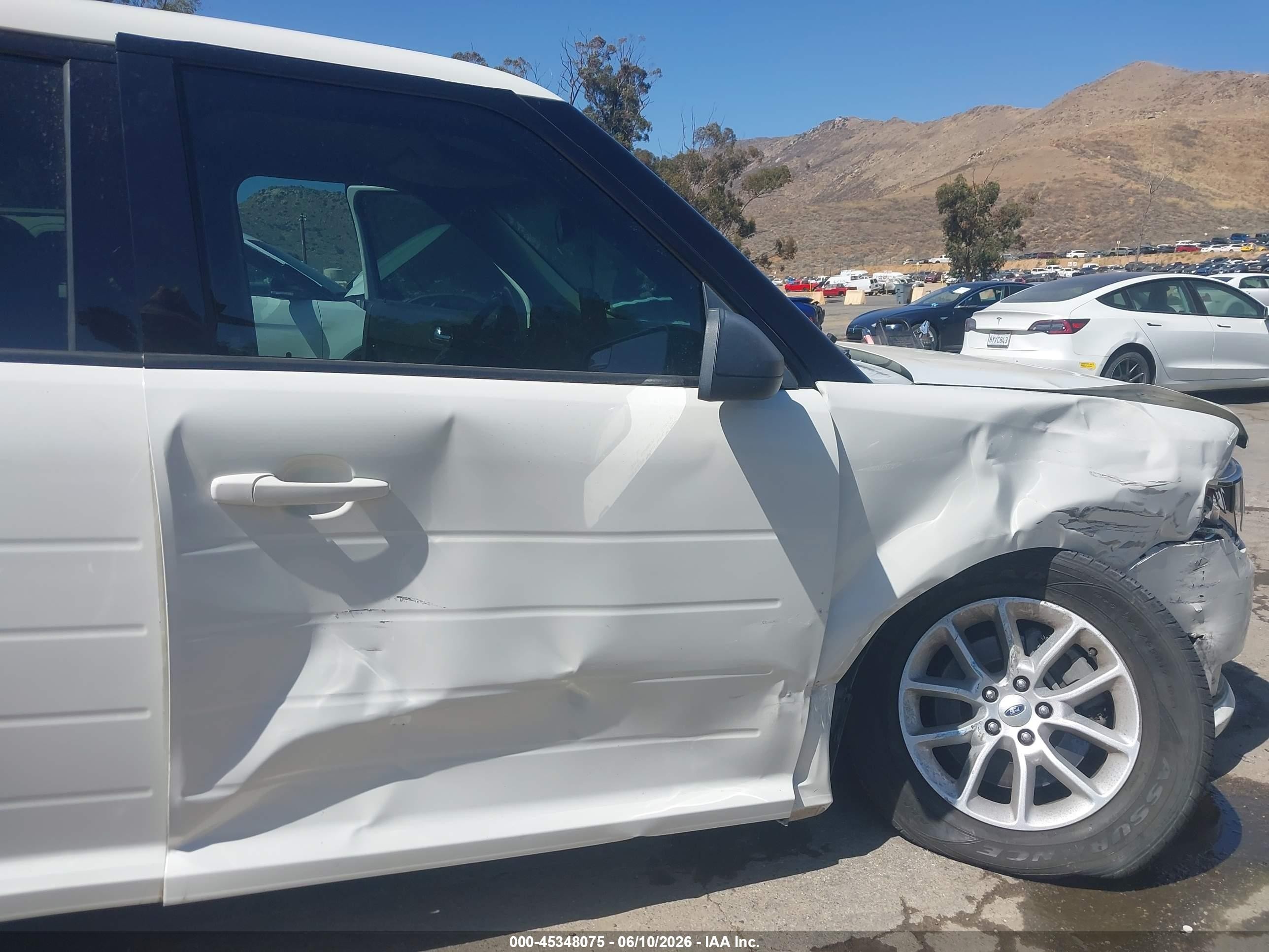 2014 Ford Flex Se White vin: 2FMGK5B85EBD06136