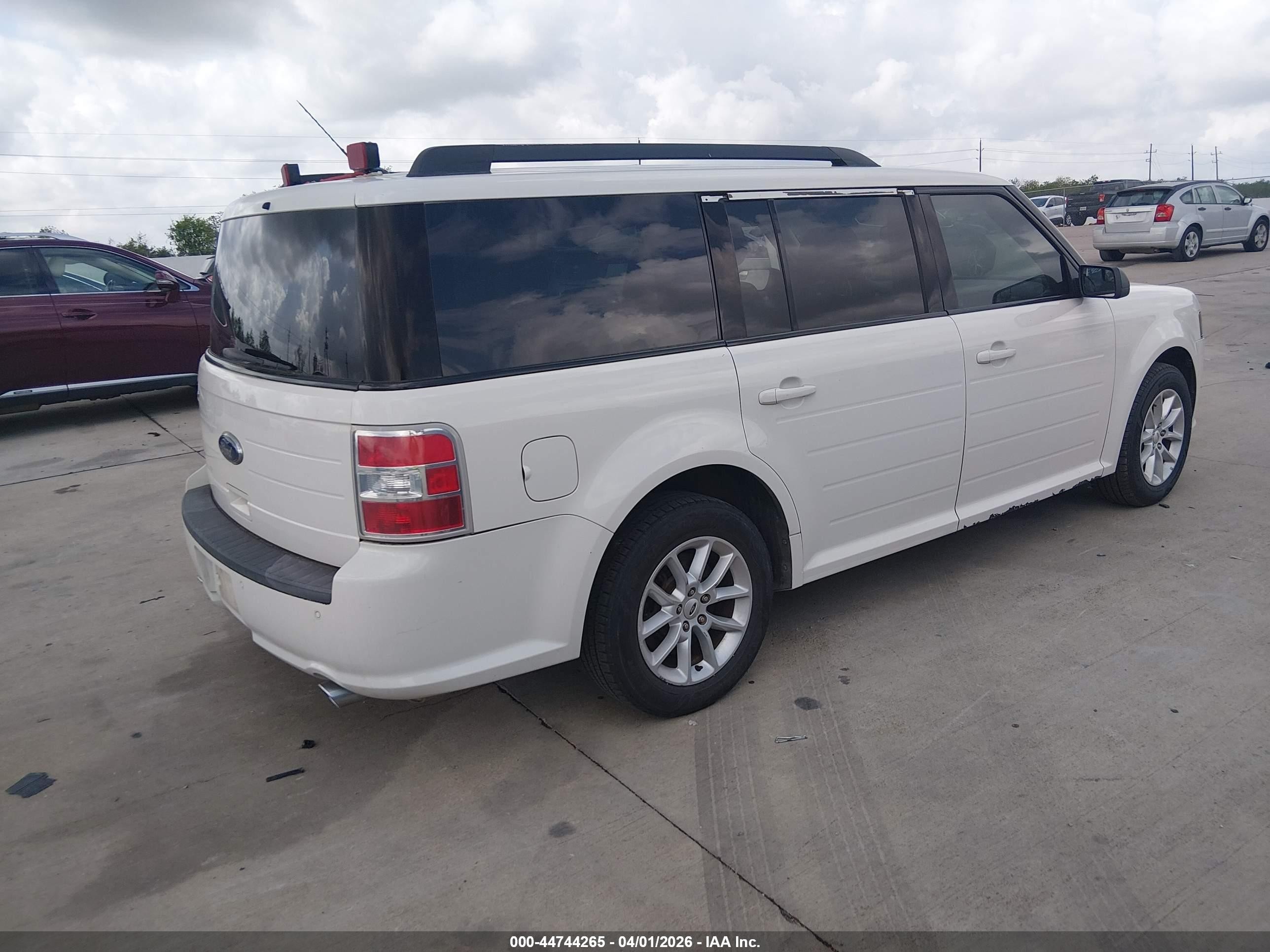 2014 Ford Flex Se White vin: 2FMGK5B87EBD14156