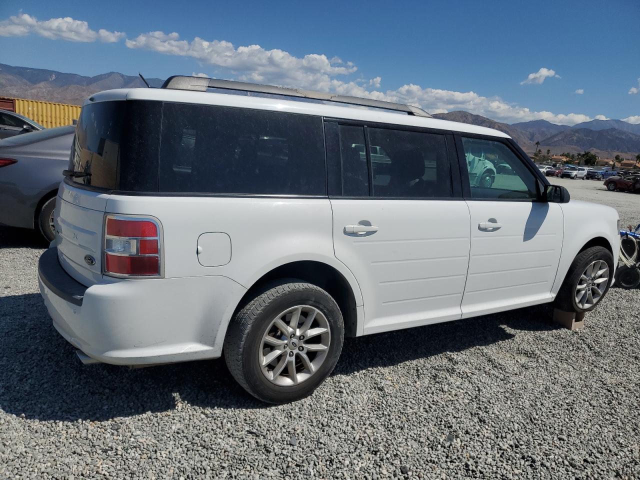 2018 Ford Flex Se White vin: 2FMGK5B87JBA04244