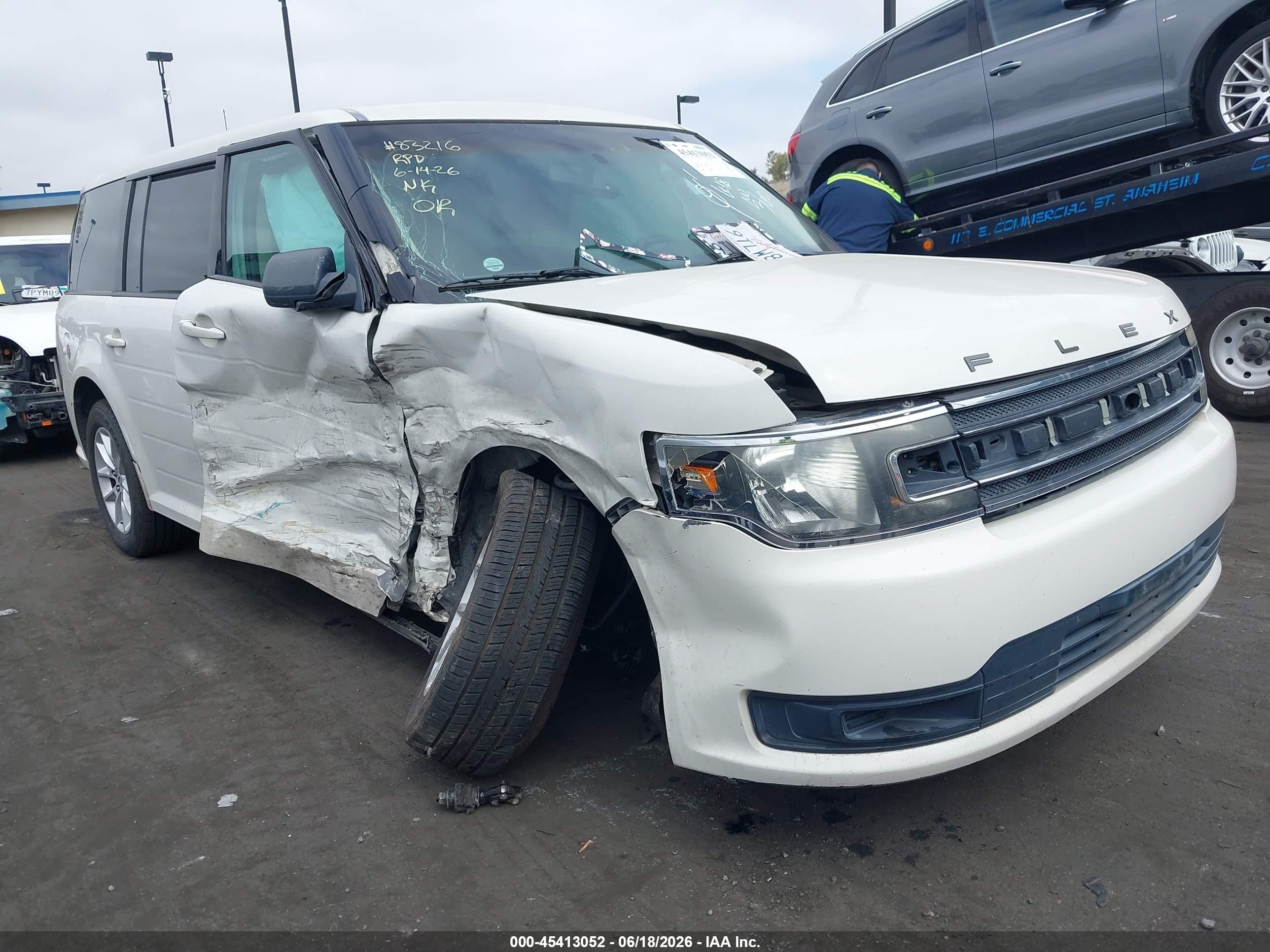 2013 Ford Flex Se White vin: 2FMGK5B89DBD19907