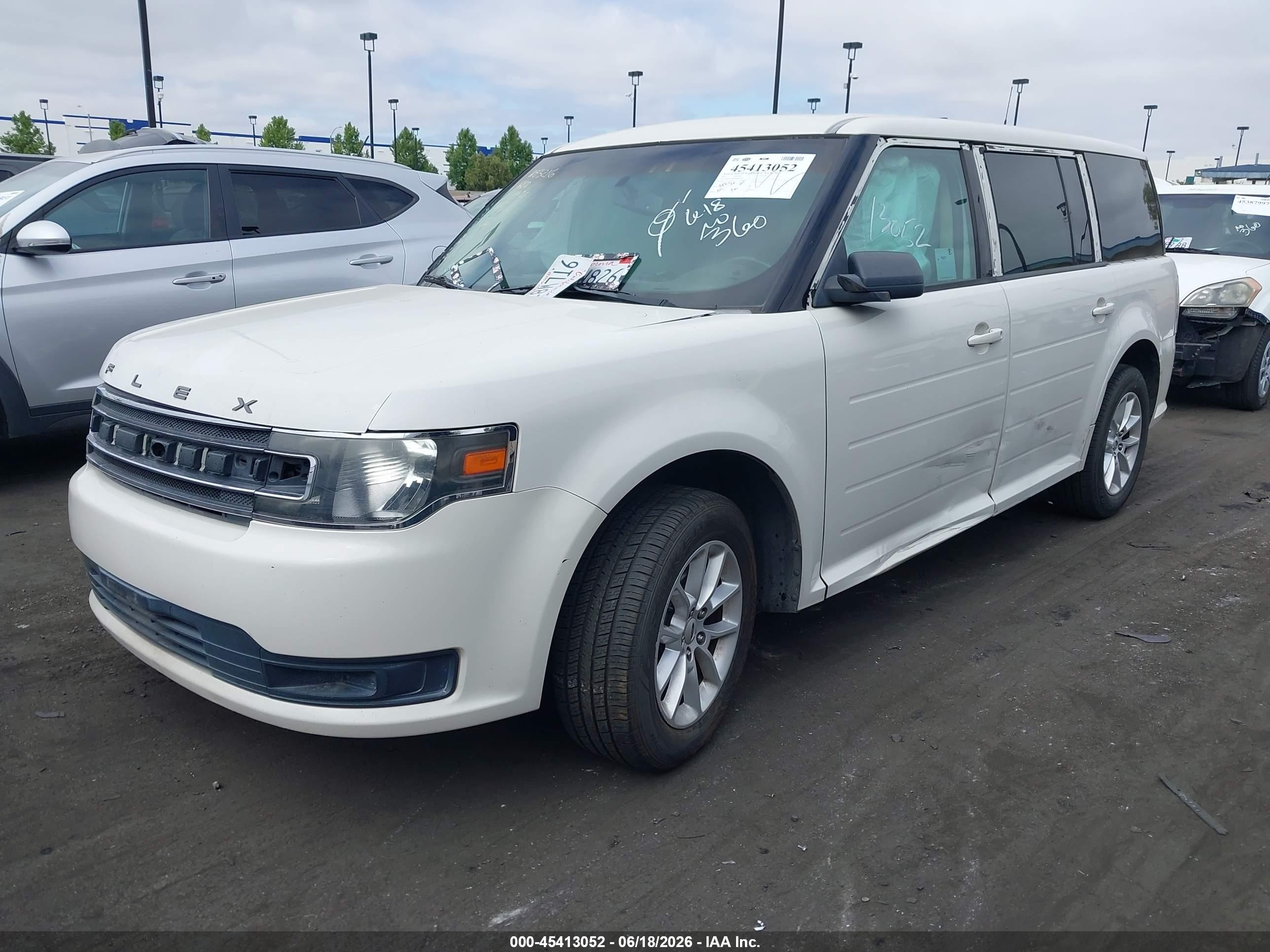 2013 Ford Flex Se White vin: 2FMGK5B89DBD19907