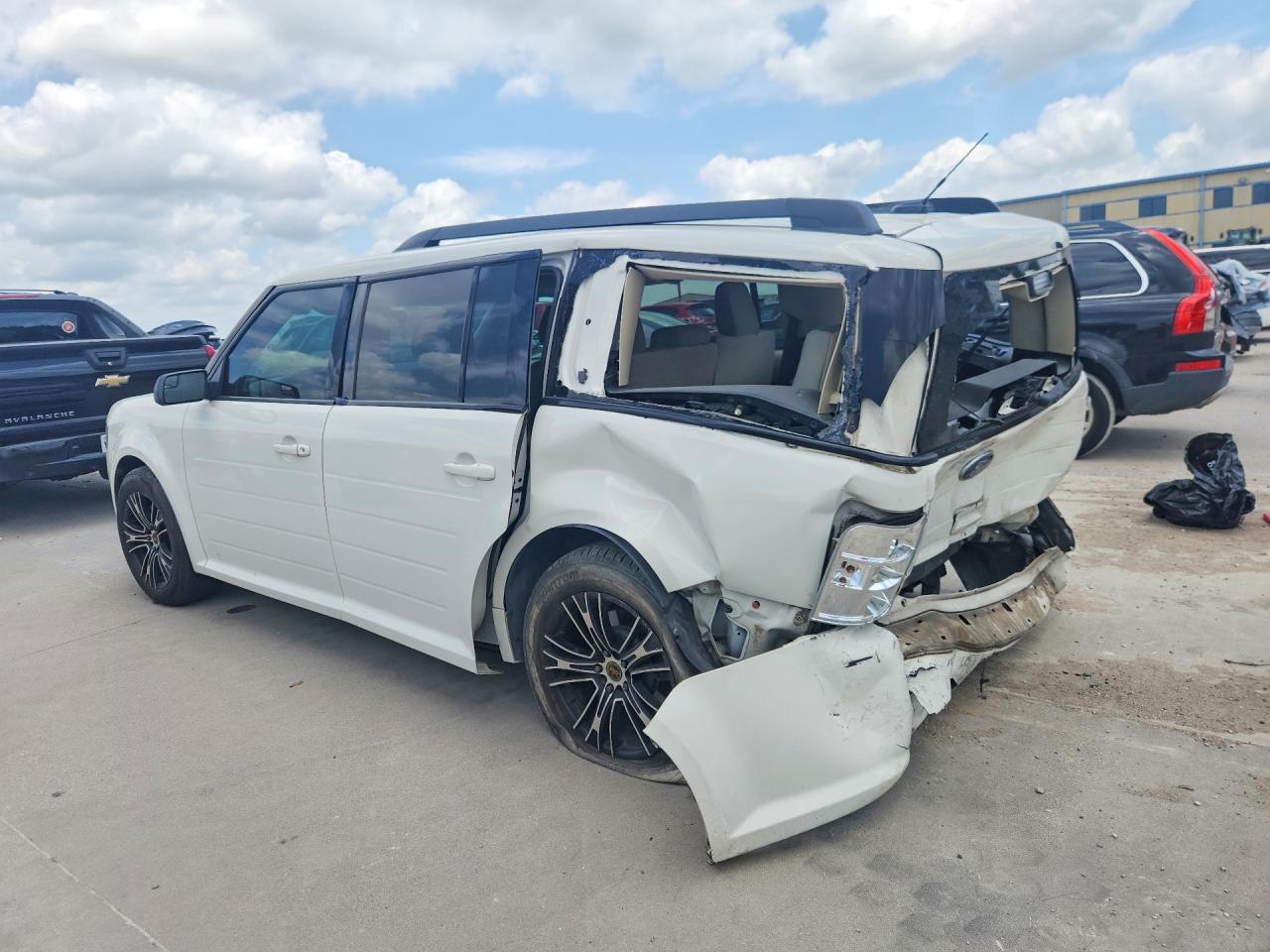 2013 Ford Flex Se White vin: 2FMGK5B8XDBD29555