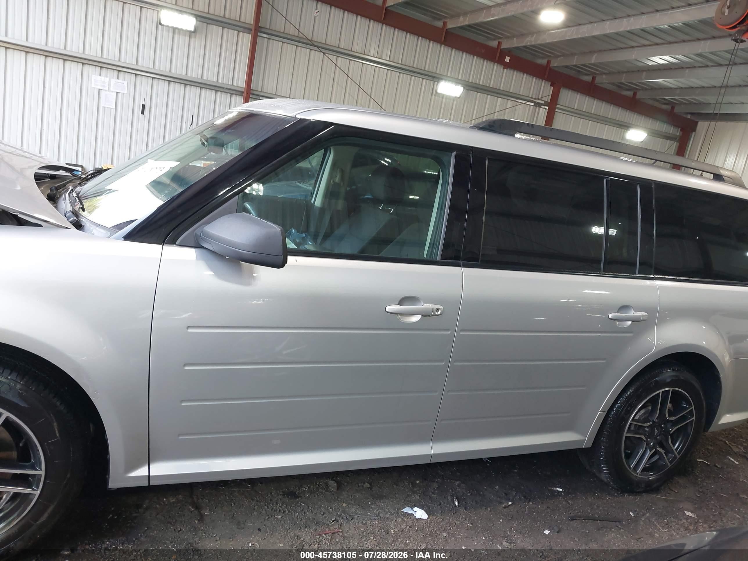 2017 Ford Flex Se Silver vin: 2FMGK5B8XHBA07682
