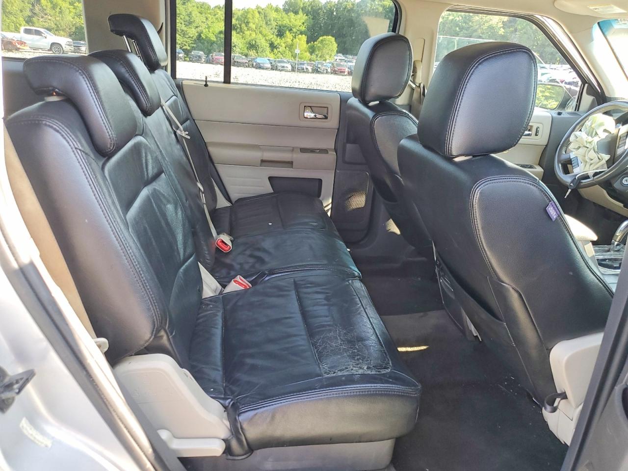 2010 Ford Flex Silver vin: 2FMGK5BC3ABA98689