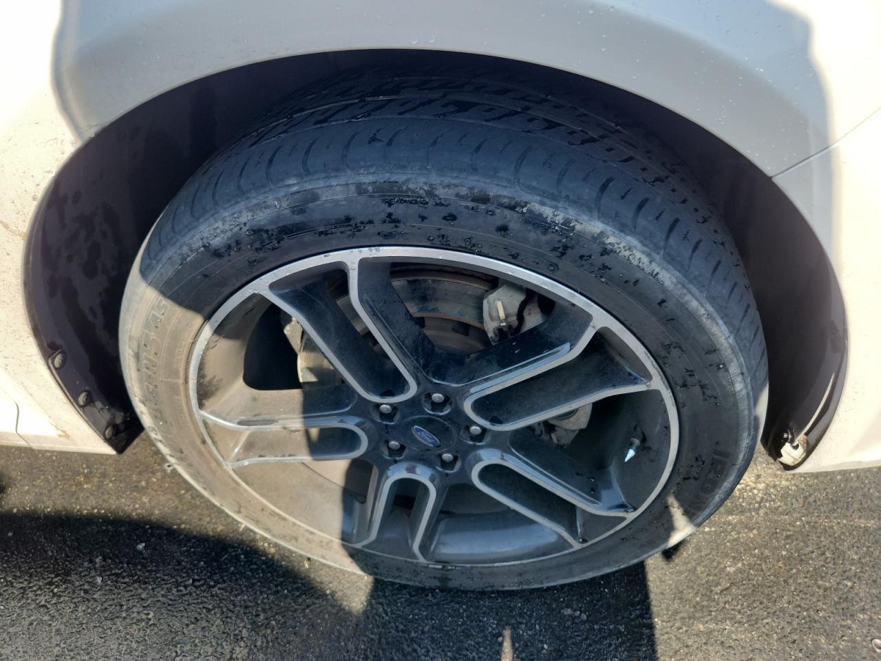 2015 Ford Flex Sel White vin: 2FMGK5C83FBA19782 Damage: Right Front Wheel, Curb Rash, 6 To 7 Inches
