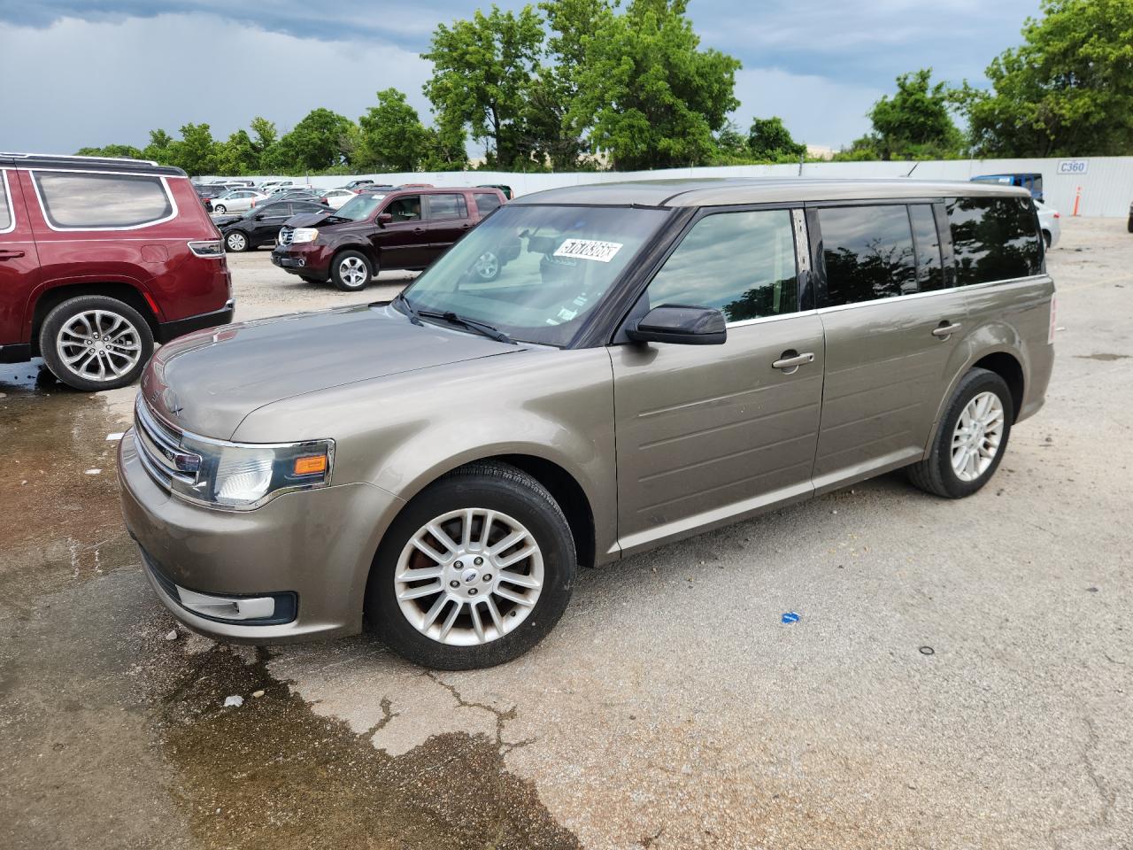 2013 Ford Flex Sel Gray vin: 2FMGK5C8XDBD14102 Damage: Left Front Fender, Dent(S) W/ Paint Dmg, 3 To 4 Inches