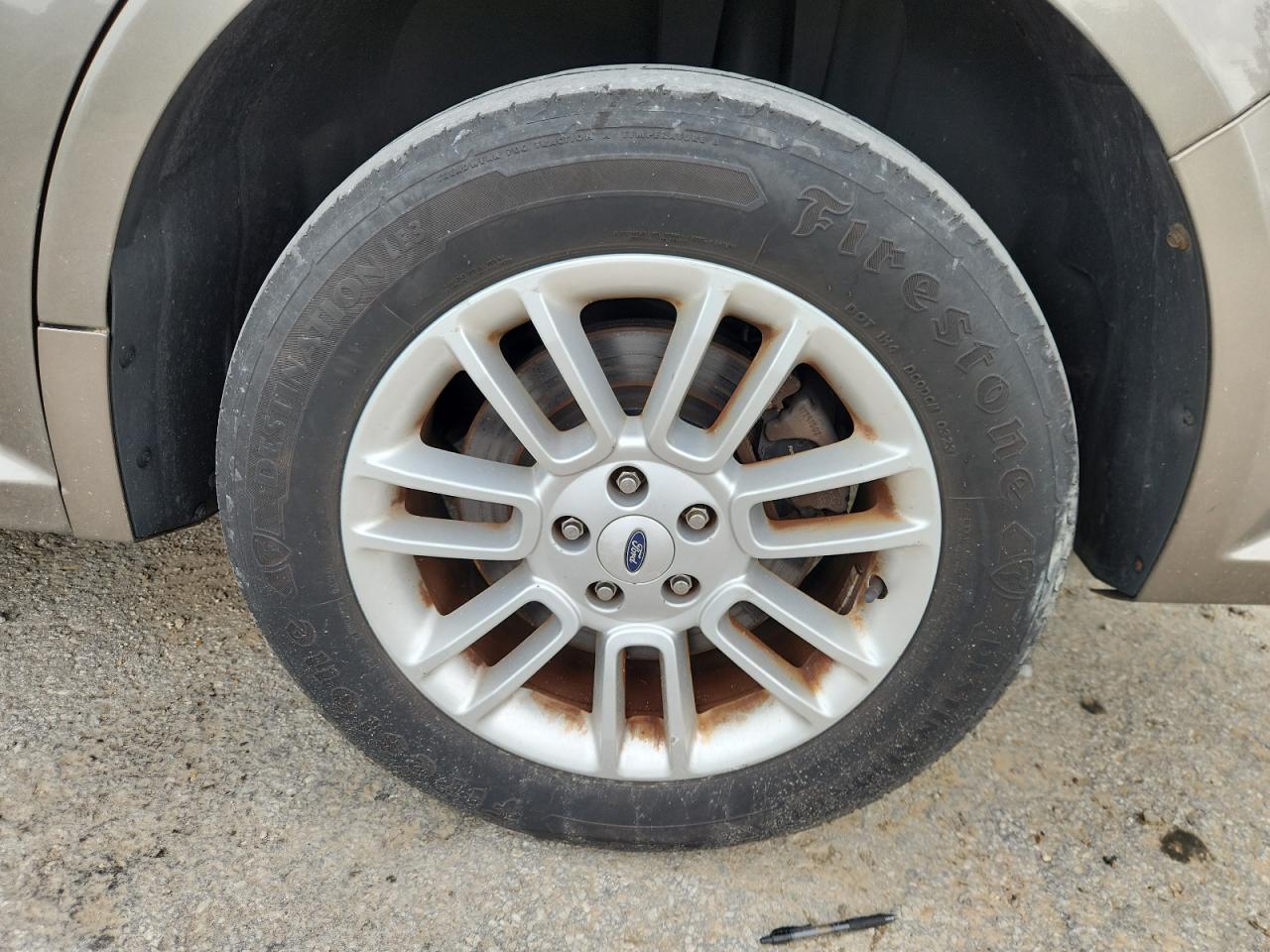 2013 Ford Flex Sel Gray vin: 2FMGK5C8XDBD14102 Damage: Left Rear Tire, Worn, Replacement Required