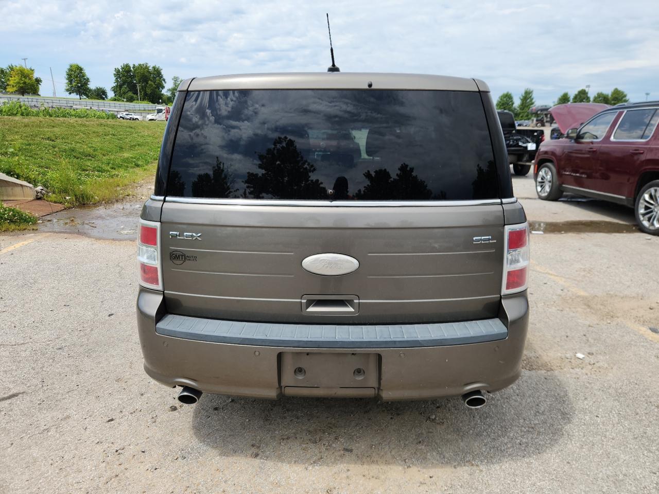 2013 Ford Flex Sel Gray vin: 2FMGK5C8XDBD14102 Damage: Rear Bumper, Heavy Scratch, 3 To 4 Inches