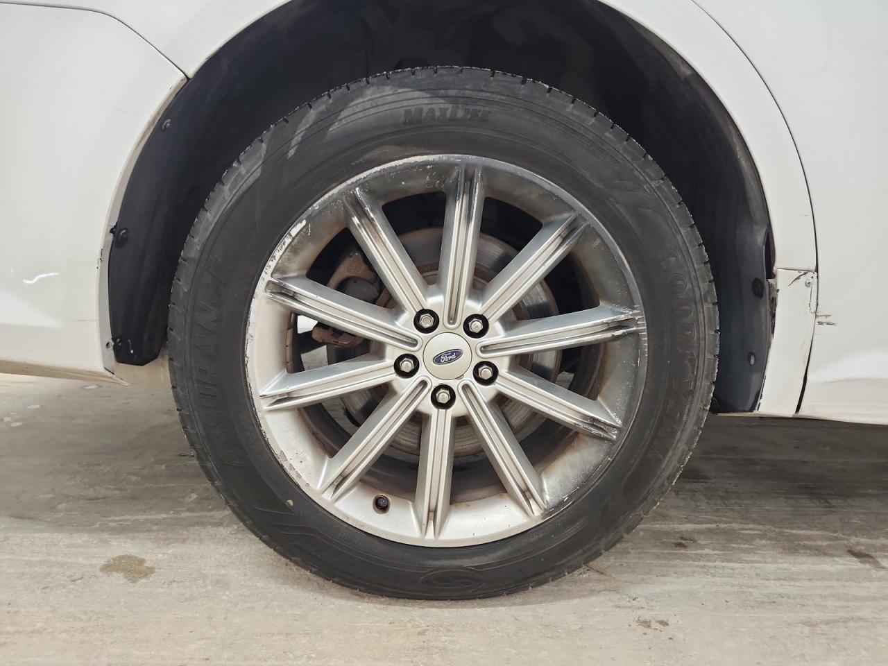 2015 Ford Flex Limited White vin: 2FMGK5D8XFBA02587 Damage: Right Rear Wheel, Curb Rash, > 12 Inches