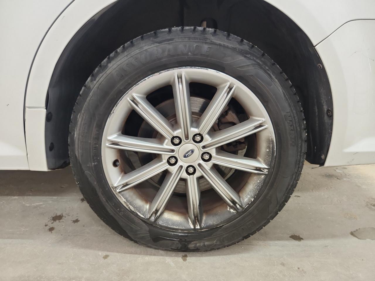 2015 Ford Flex Limited White vin: 2FMGK5D8XFBA02587 Damage: Left Rear Wheel, Curb Rash, > 12 Inches