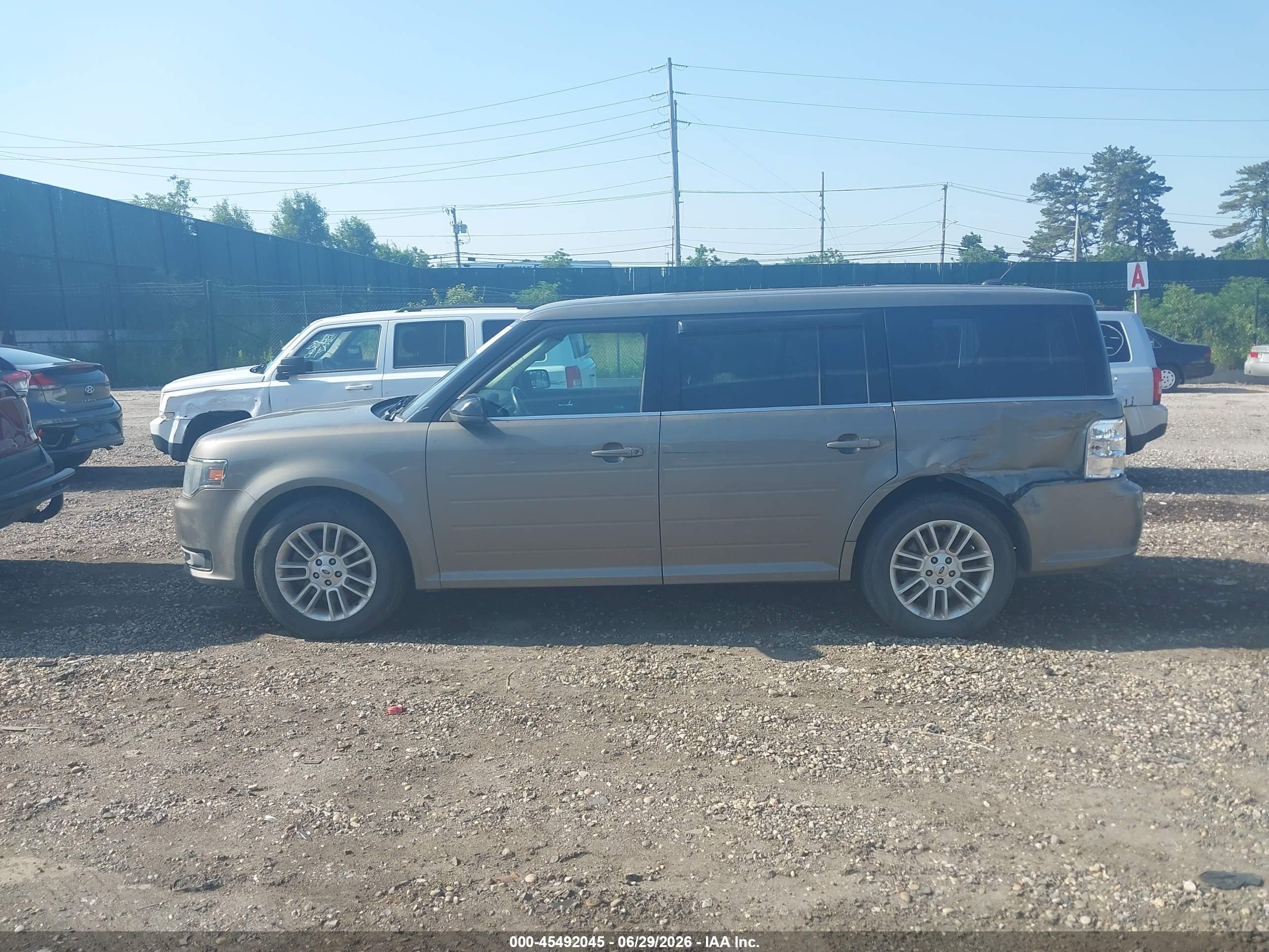 2014 Ford Flex Sel Beige vin: 2FMHK6C84EBD07786