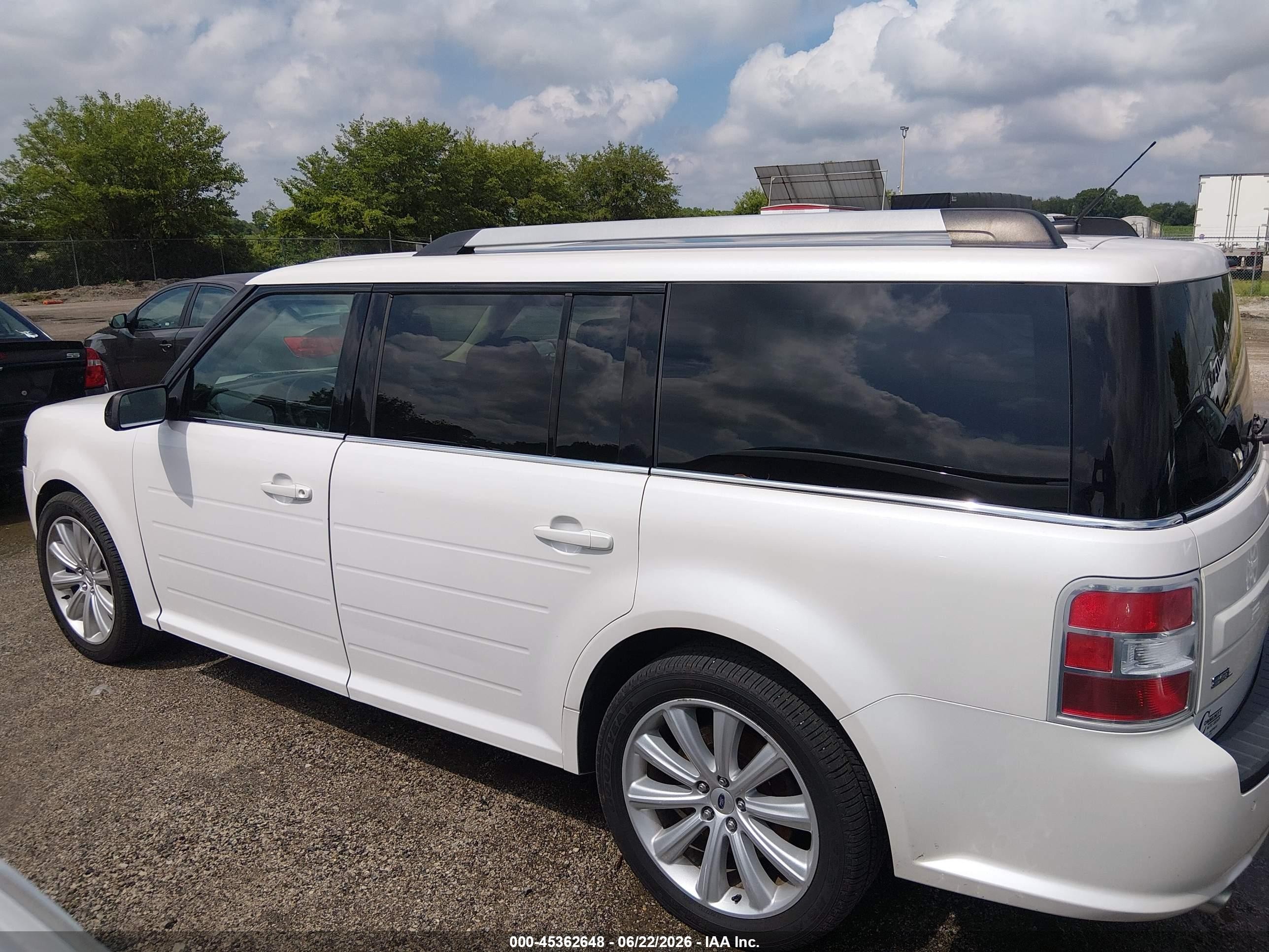 2014 Ford Flex Sel White vin: 2FMHK6C89EBD37897