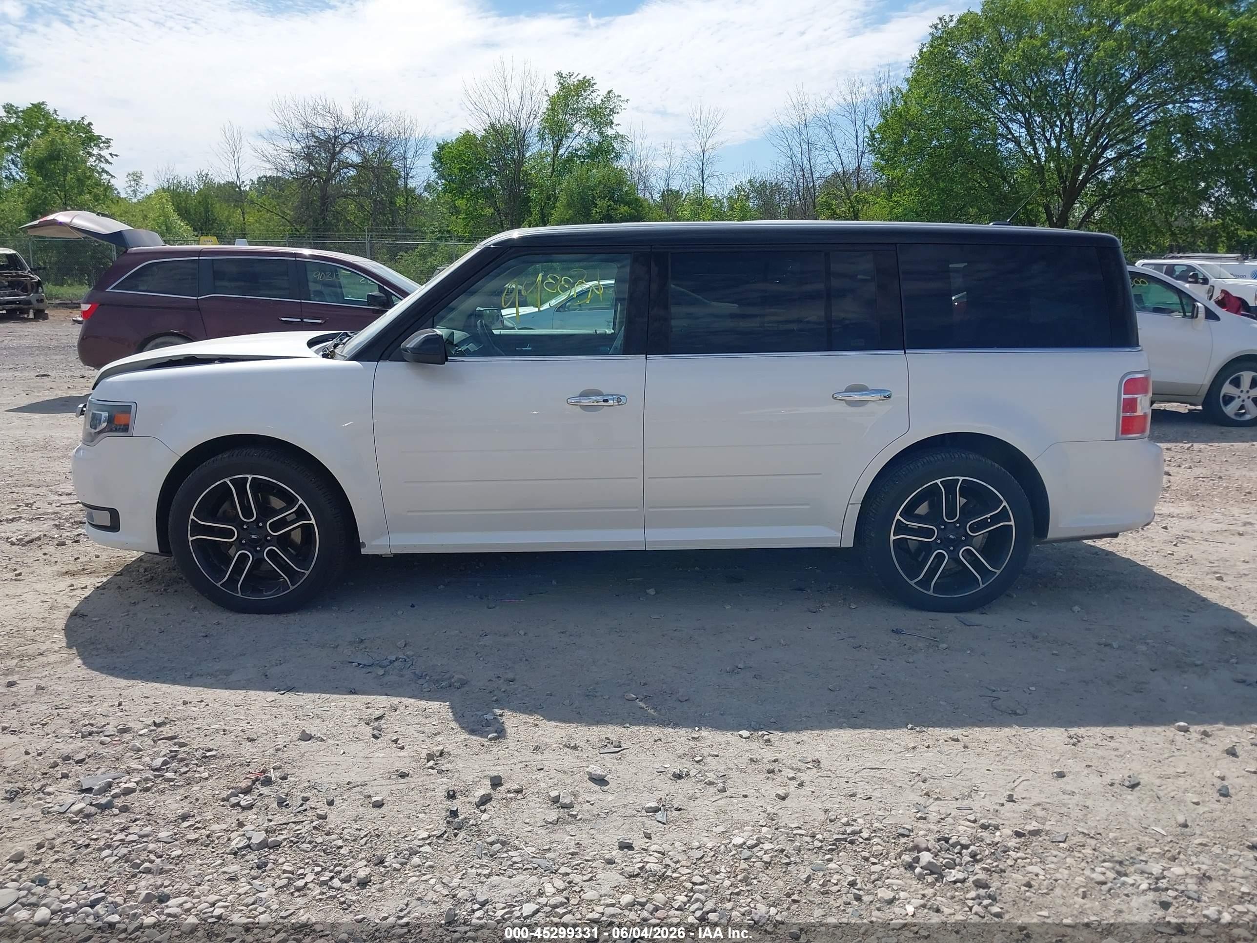 2015 Ford Flex Limited White vin: 2FMHK6D80FBA00082