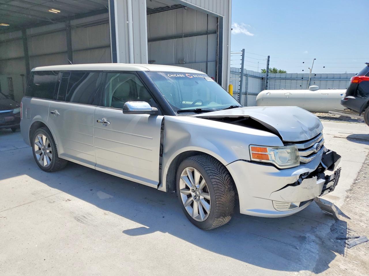 2010 Ford Flex Limited Silver vin: 2FMHK6DC1ABB21894