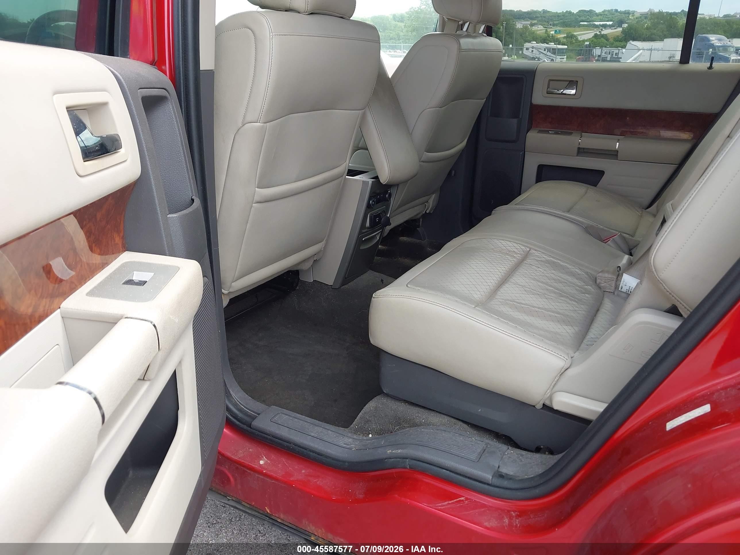 2010 Ford Flex Limited Red vin: 2FMHK6DC3ABD01216