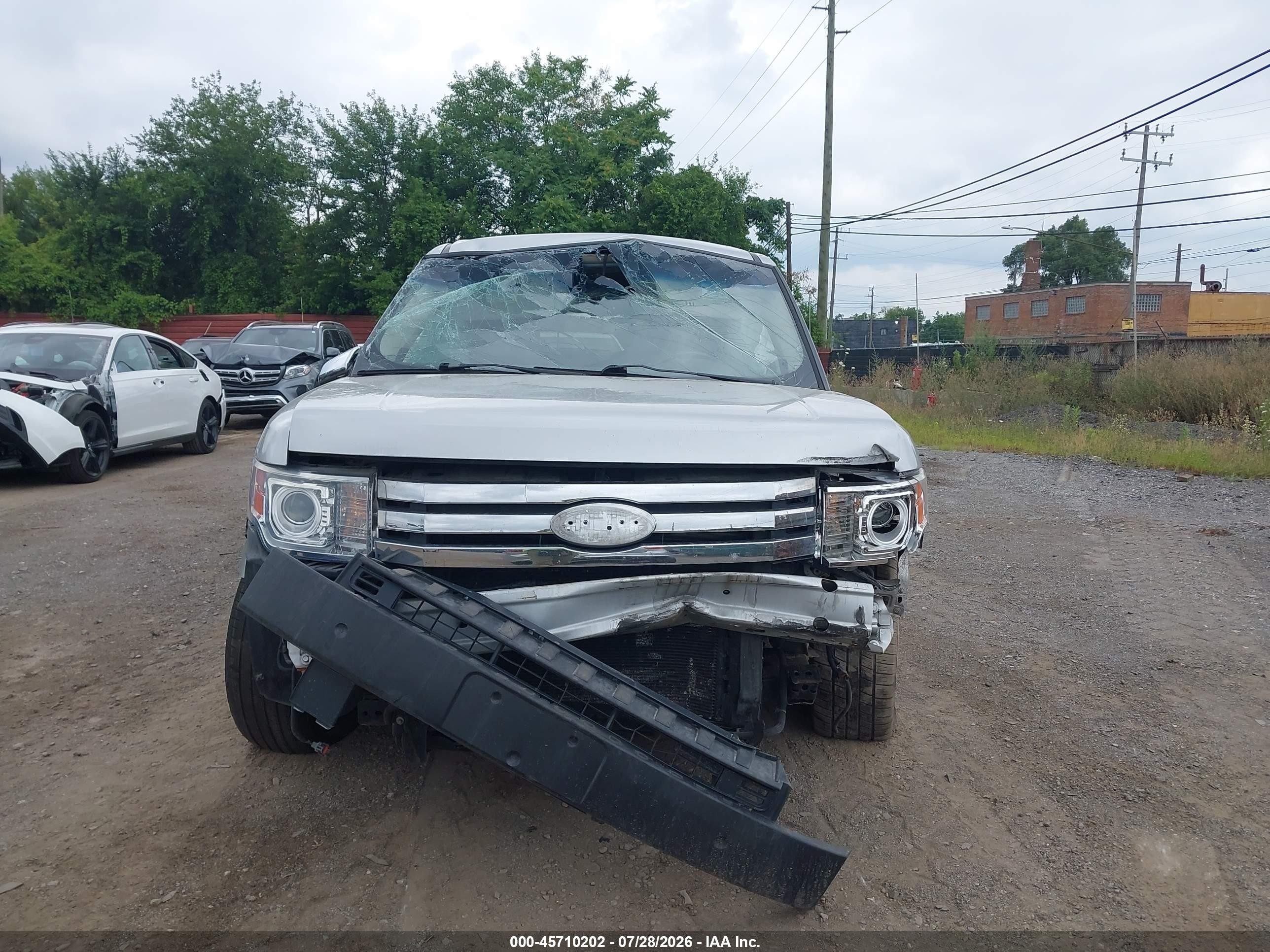2011 Ford Flex Limited Silver vin: 2FMHK6DC7BBD21437