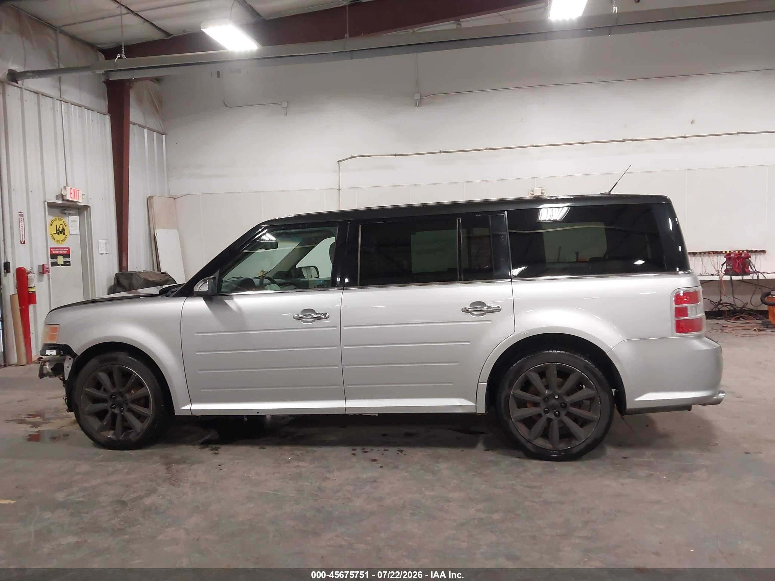 2011 Ford Flex Limited Silver vin: 2FMHK6DT2BBD28957