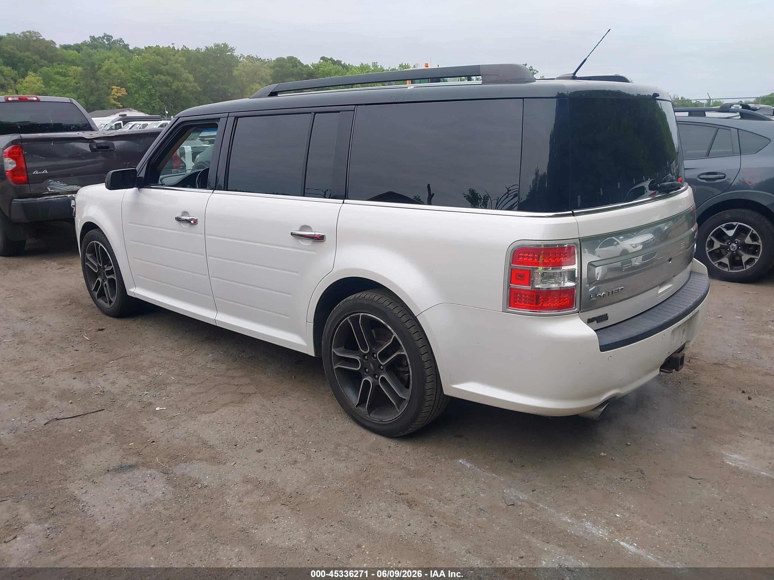 2014 Ford Flex Limited White vin: 2FMHK6DT3EBD01027