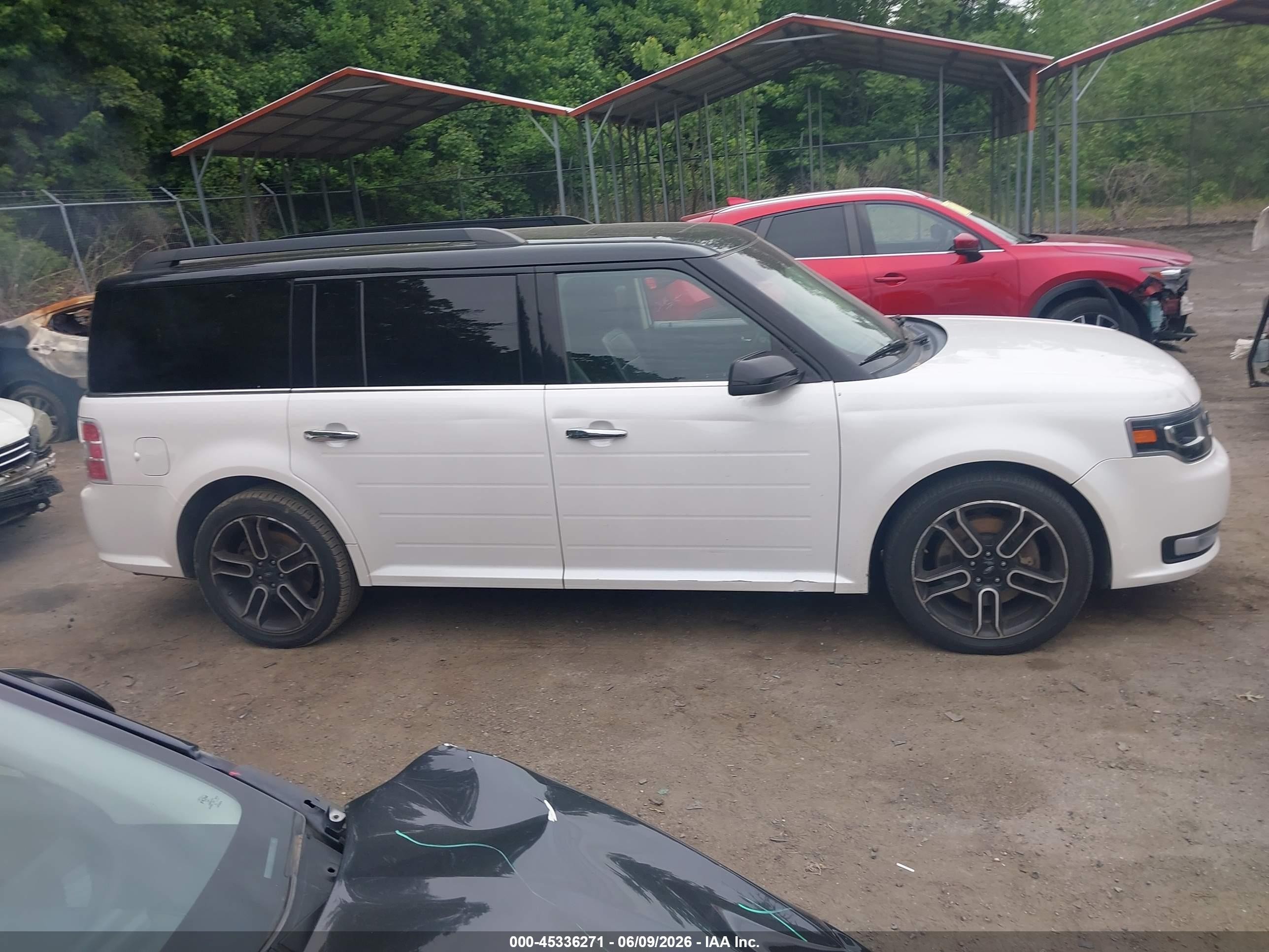 2014 Ford Flex Limited White vin: 2FMHK6DT3EBD01027