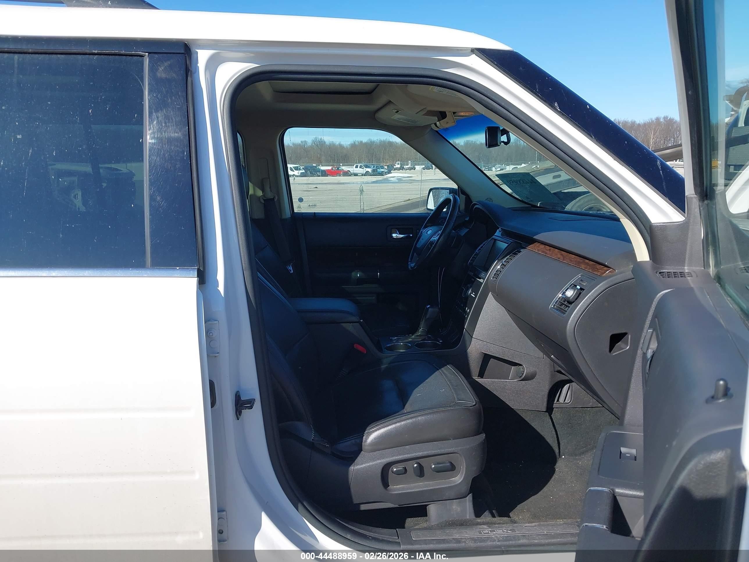 2013 Ford Flex Limited White vin: 2FMHK6DT6DBD39639