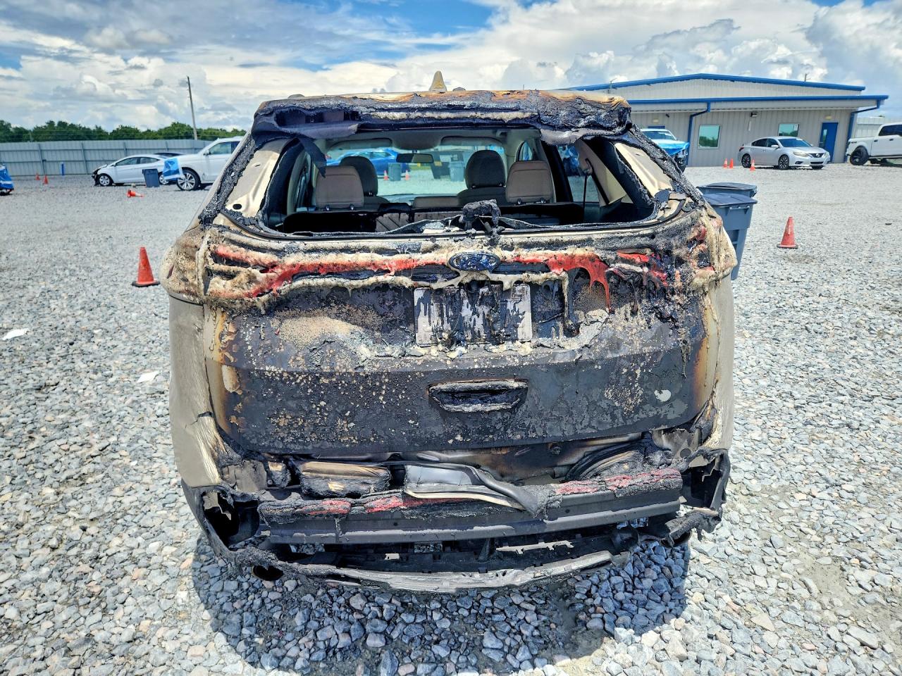 2017 Ford Edge Se Кремовый vin: 2FMPK3G93HBC52099