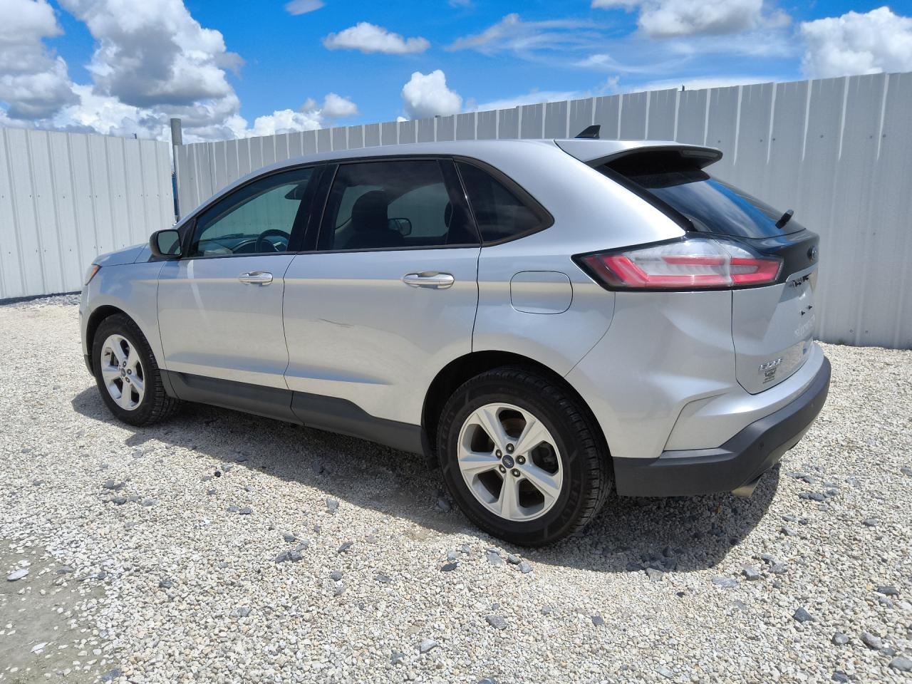 2019 Ford Edge Se Silver vin: 2FMPK3G94KBC64236 Damage: Left Qtr Panel, Dent(S) W/ Paint Dmg, 3 To 4 Inches