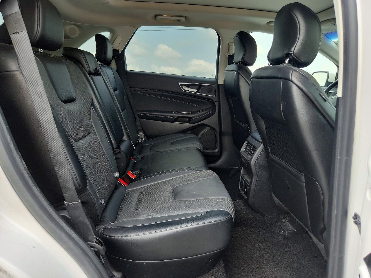 2018 Ford Edge Titanium White vin: 2FMPK3K90JBC04881
