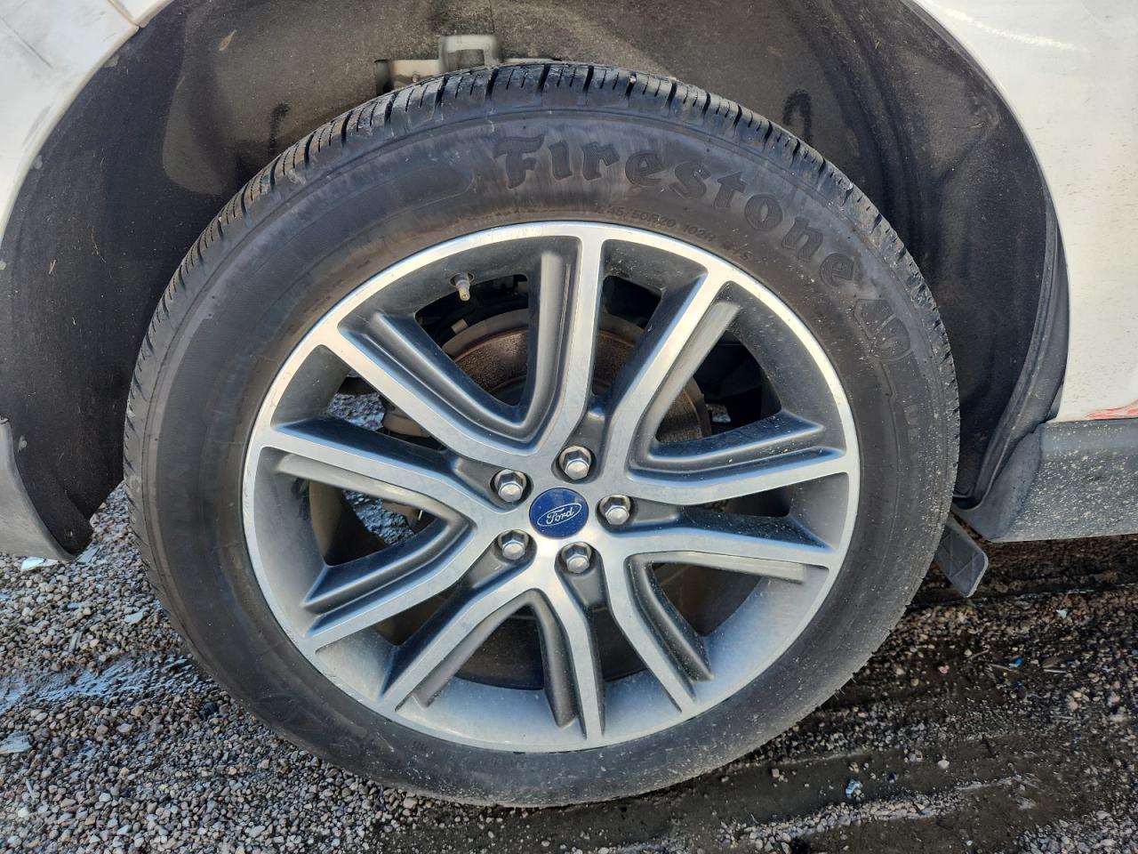 2019 Ford Edge Titanium White vin: 2FMPK3K93KBC68267 Damage: Right Rear Tire, Worn, Replacement Required