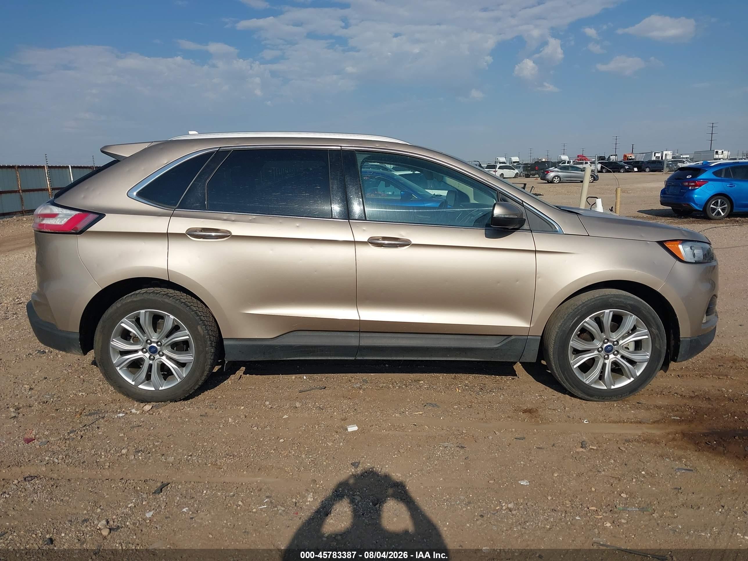 2020 Ford Edge Titanium Beige vin: 2FMPK3K96LBA55539