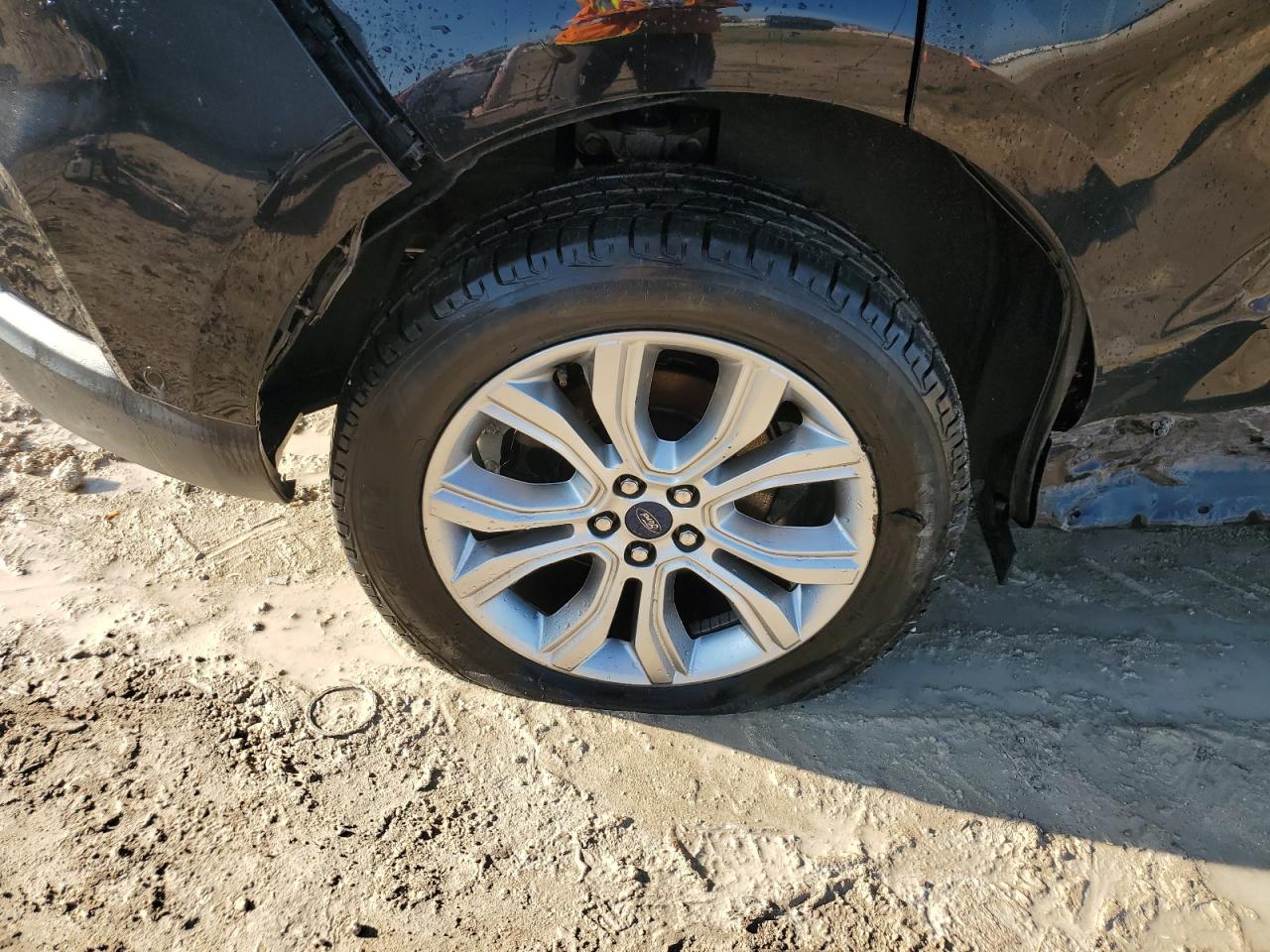 2020 Ford Edge Titanium Black vin: 2FMPK3K98LBA77266 Damage: Right Rear Wheel, Curb Rash, > 12 Inches