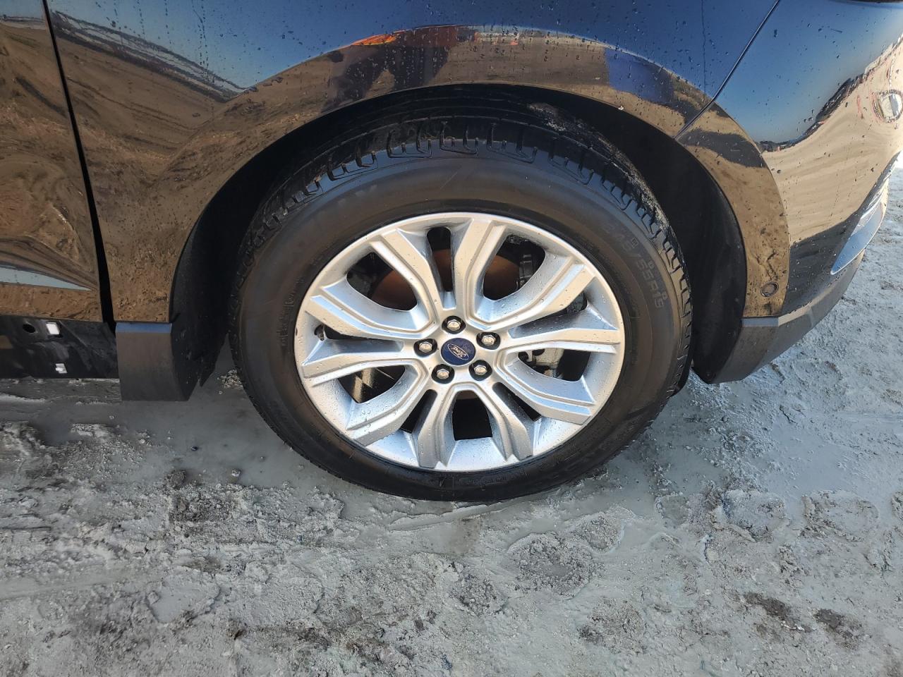 2020 Ford Edge Titanium Black vin: 2FMPK3K98LBA77266 Damage: Left Front Tire, Worn, Replacement Required