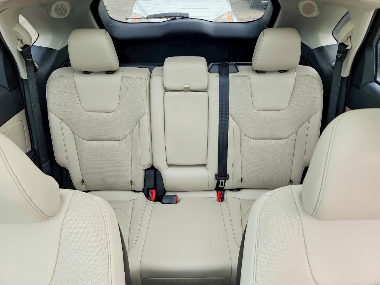 2018 Ford Edge Titanium White vin: 2FMPK4K87JBC17835