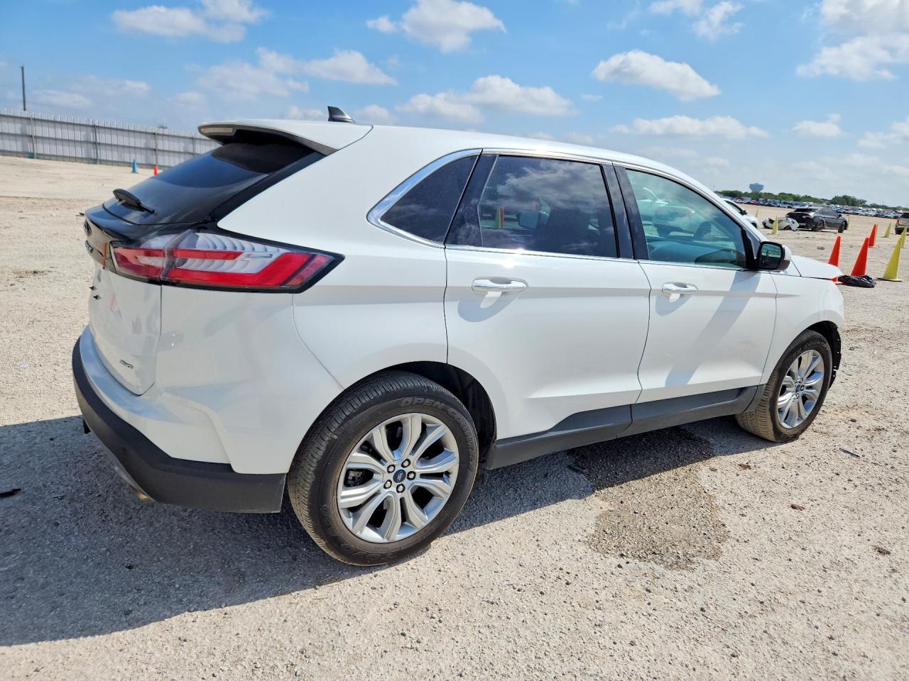 2021 Ford Edge Titanium White vin: 2FMPK4K91MBA26375
