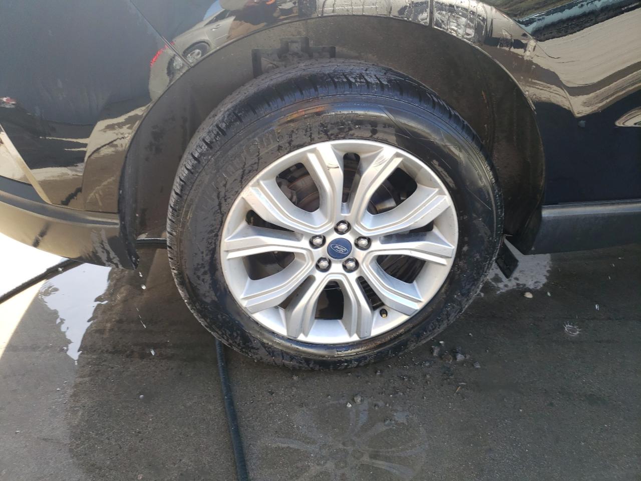 2019 Ford Edge Titanium Black vin: 2FMPK4K92KBC02122 Damage: Right Rear Wheel, Curb Rash, 3 To 4 Inches
