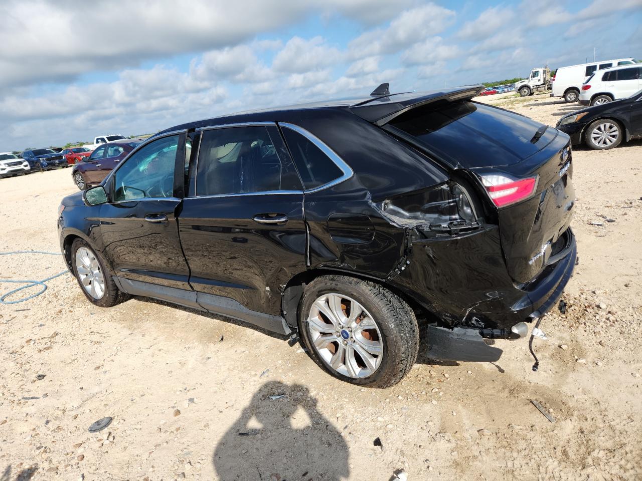 2022 Ford Edge Titanium Черный vin: 2FMPK4K95NBA31578 Damage: Left Rear Door, Dent(S) W/ Paint Dmg, > 12 Inches