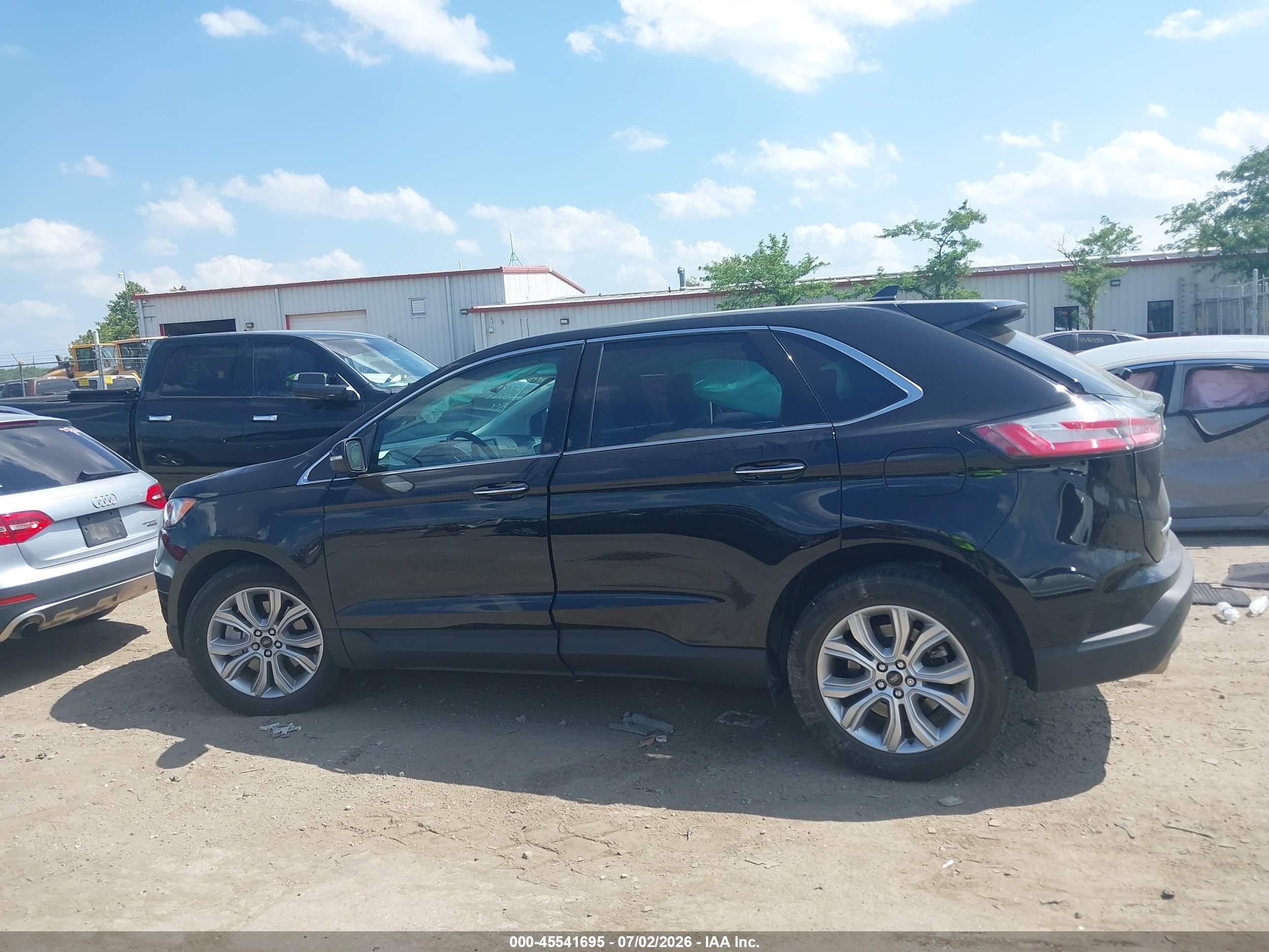 2023 Ford Edge Titanium Черный vin: 2FMPK4K95PBA00768
