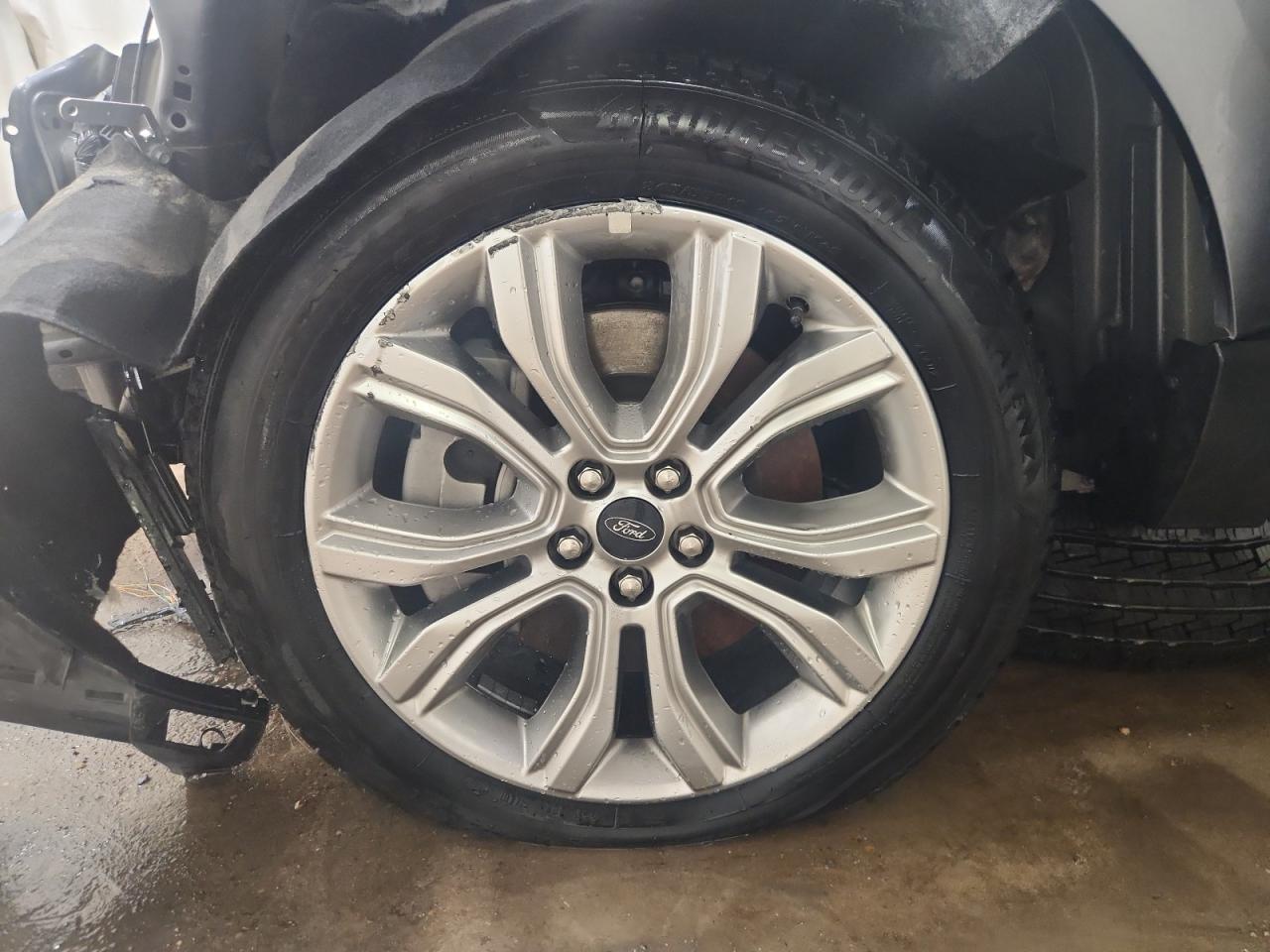 2024 Ford Edge Titanium Серый vin: 2FMPK4K95RBA48399 Damage: Left Front Wheel, Curb Rash, 9 To 10 Inches
